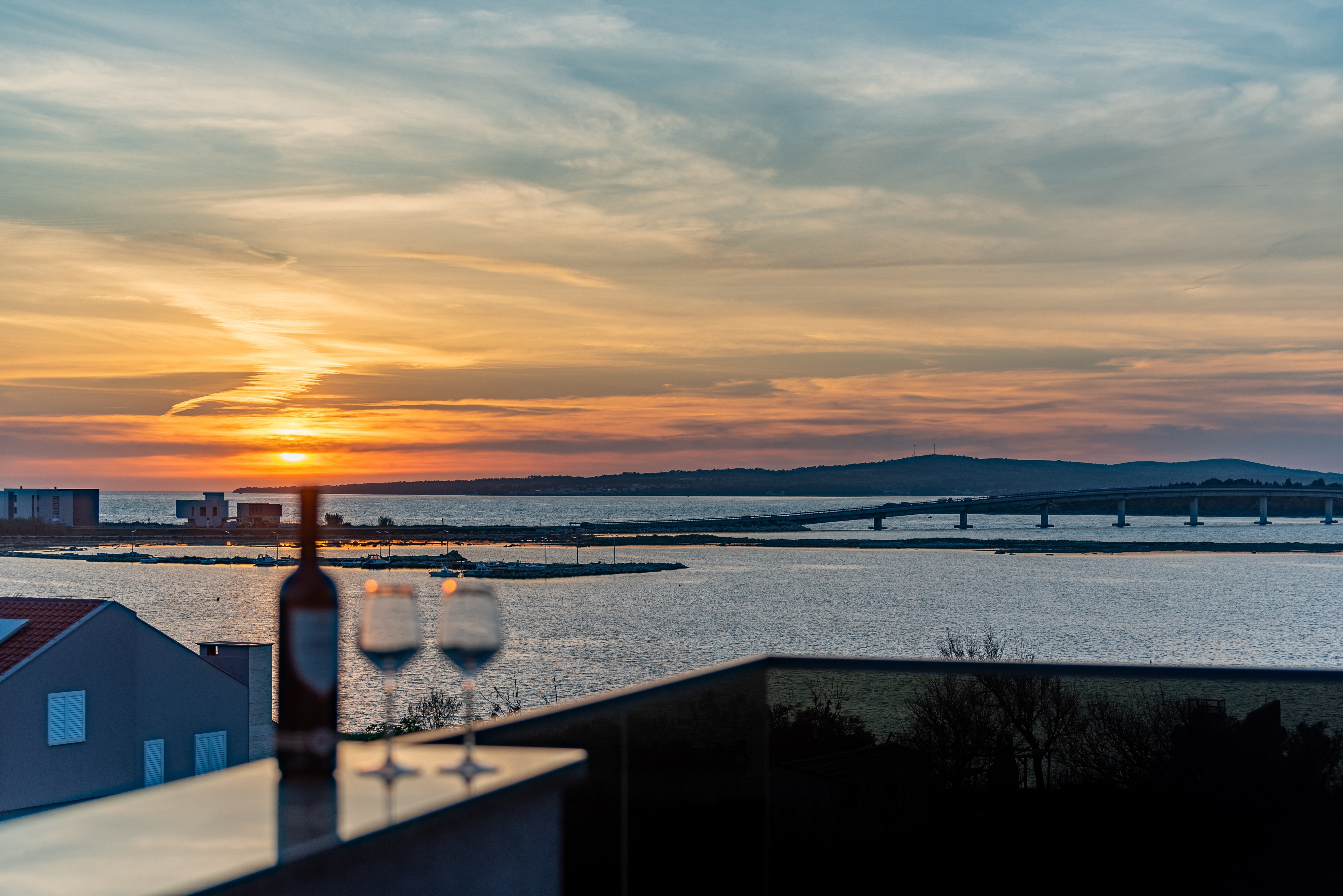 Comfortable and spacious house with terrace and sea view Privlaka, Zadar  K