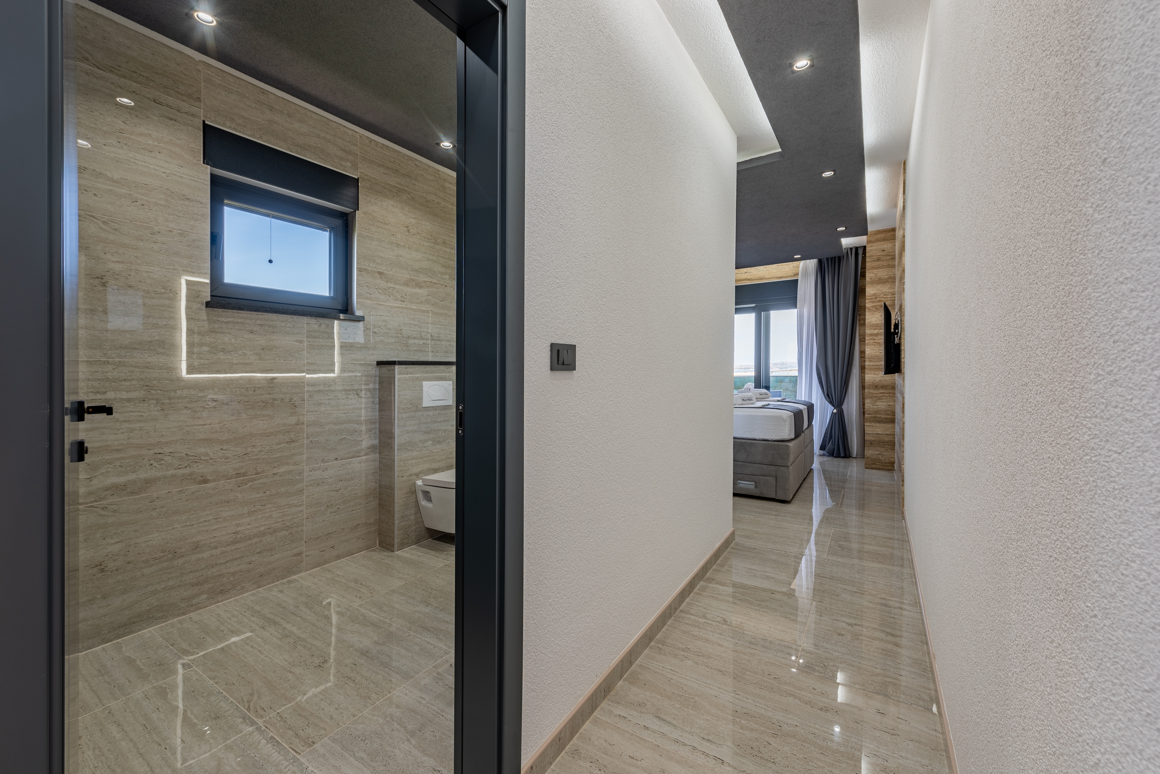 Comfortable and spacious house with terrace and sea view Privlaka, Zadar  K