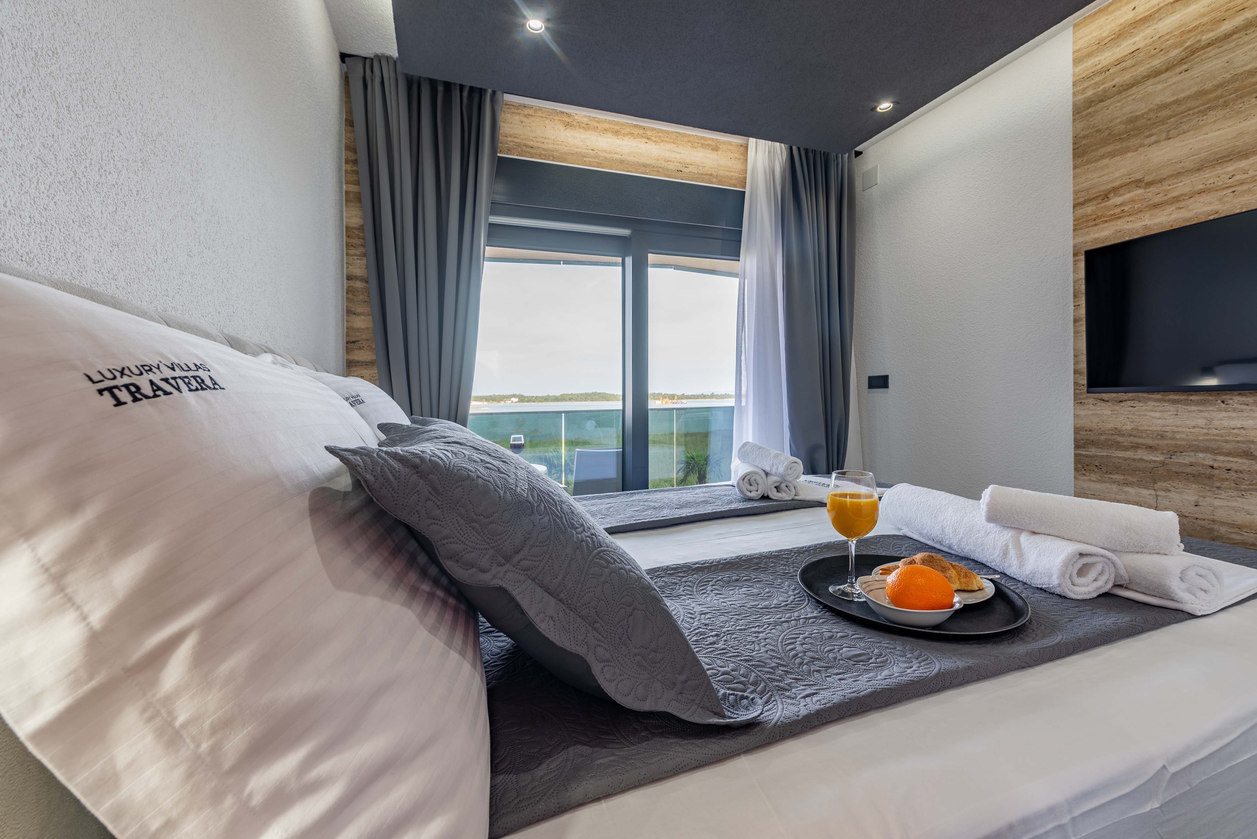 Comfortable and spacious house with terrace and sea view Privlaka, Zadar  K