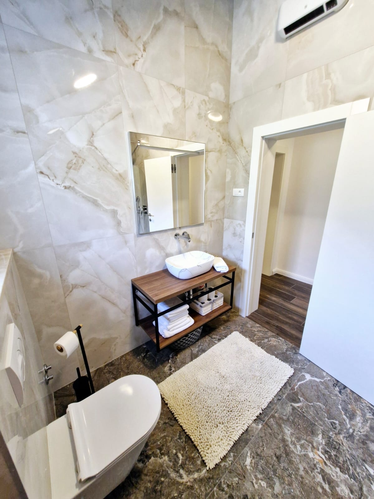 Two bedroom apartment with terrace and sea view Podstrana, Split  A-a