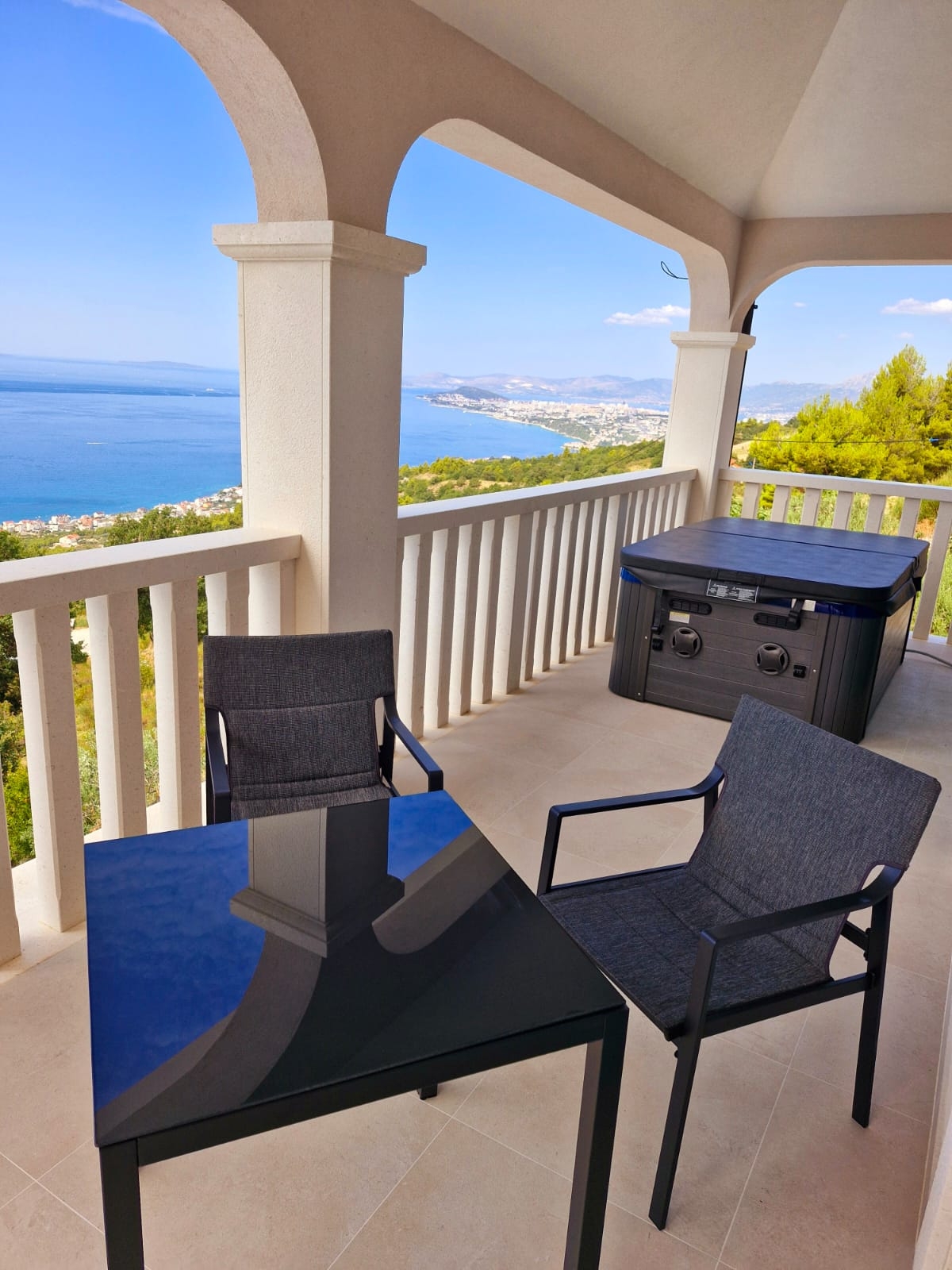 Two bedroom apartment with terrace and sea view Podstrana, Split  A-a