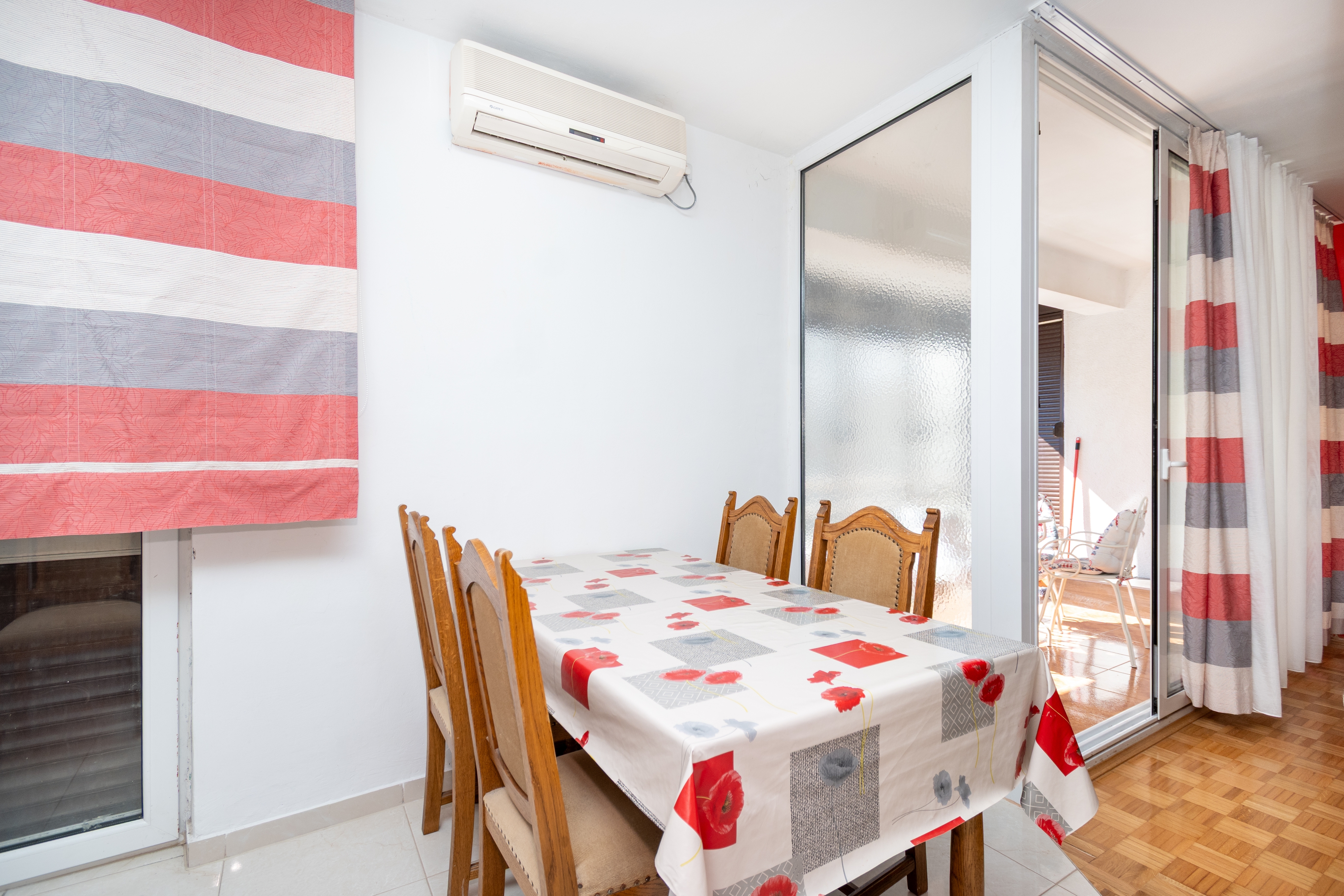 Two bedroom apartment with terrace Zadar  A-a