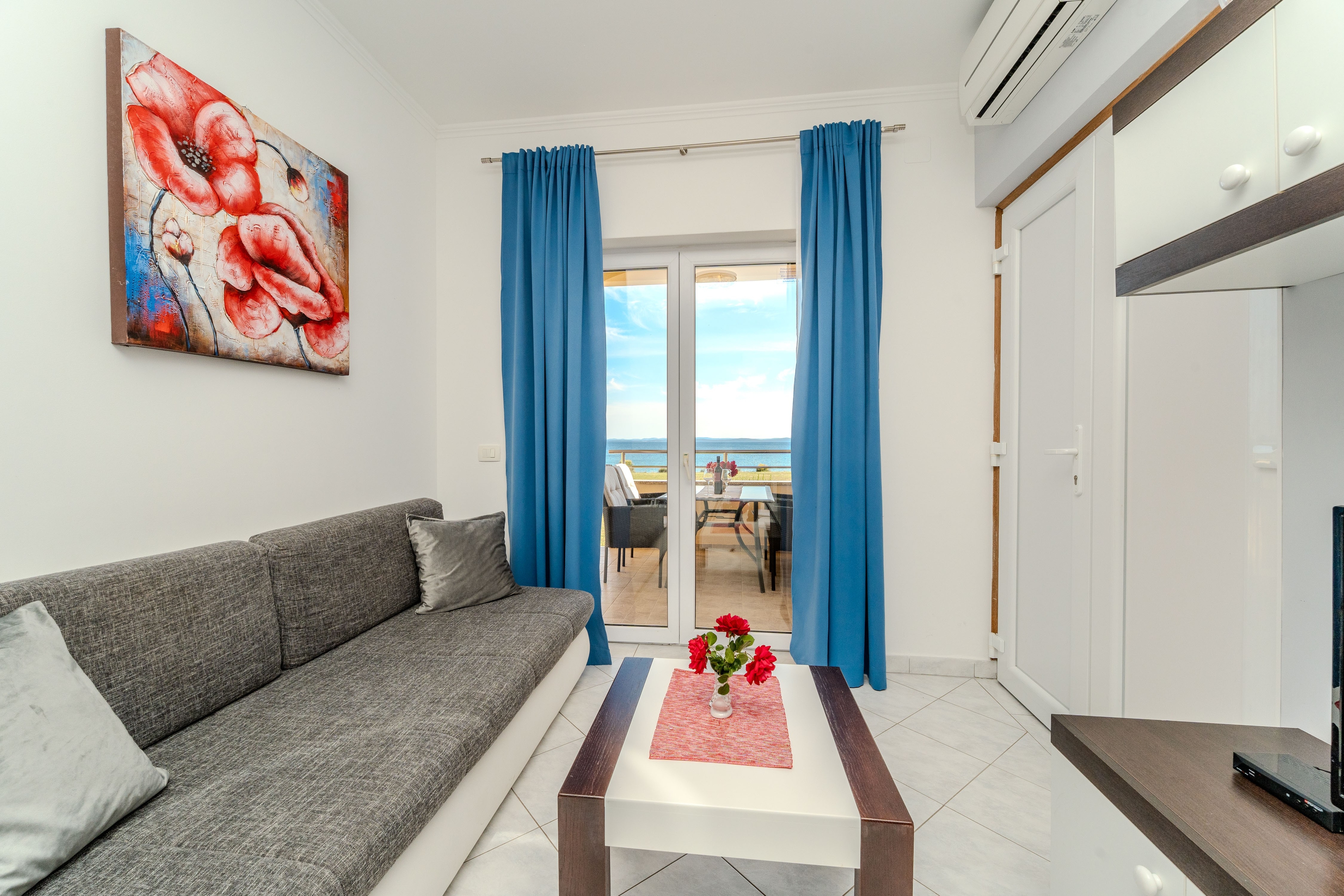 One bedroom apartment near beach Privlaka, Zadar (A-23531-b)