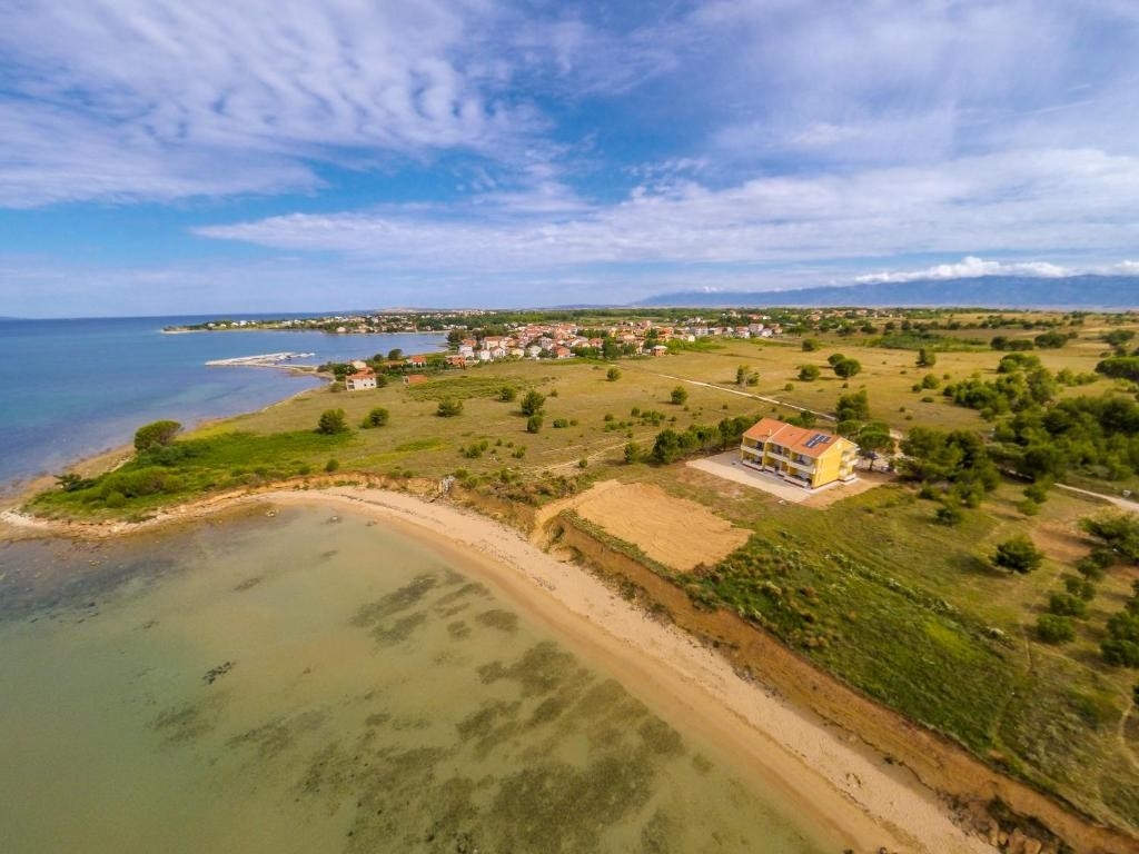 Two bedroom apartment near beach Privlaka, Zadar  A-a