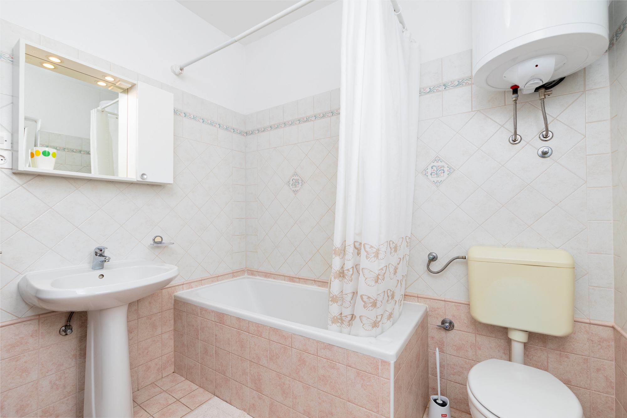 Three bedroom apartment with balcony Baška, Krk  A-a