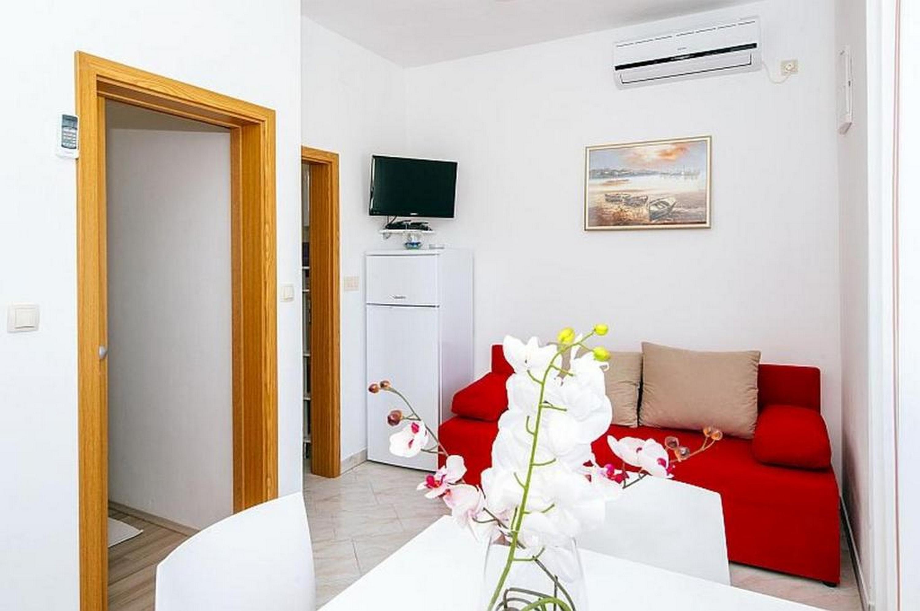One bedroom apartment with terrace Vrsi, Zadar (A-23537-a) One bedroom apartment with terrace Vrsi, Zadar (A-23537-a)