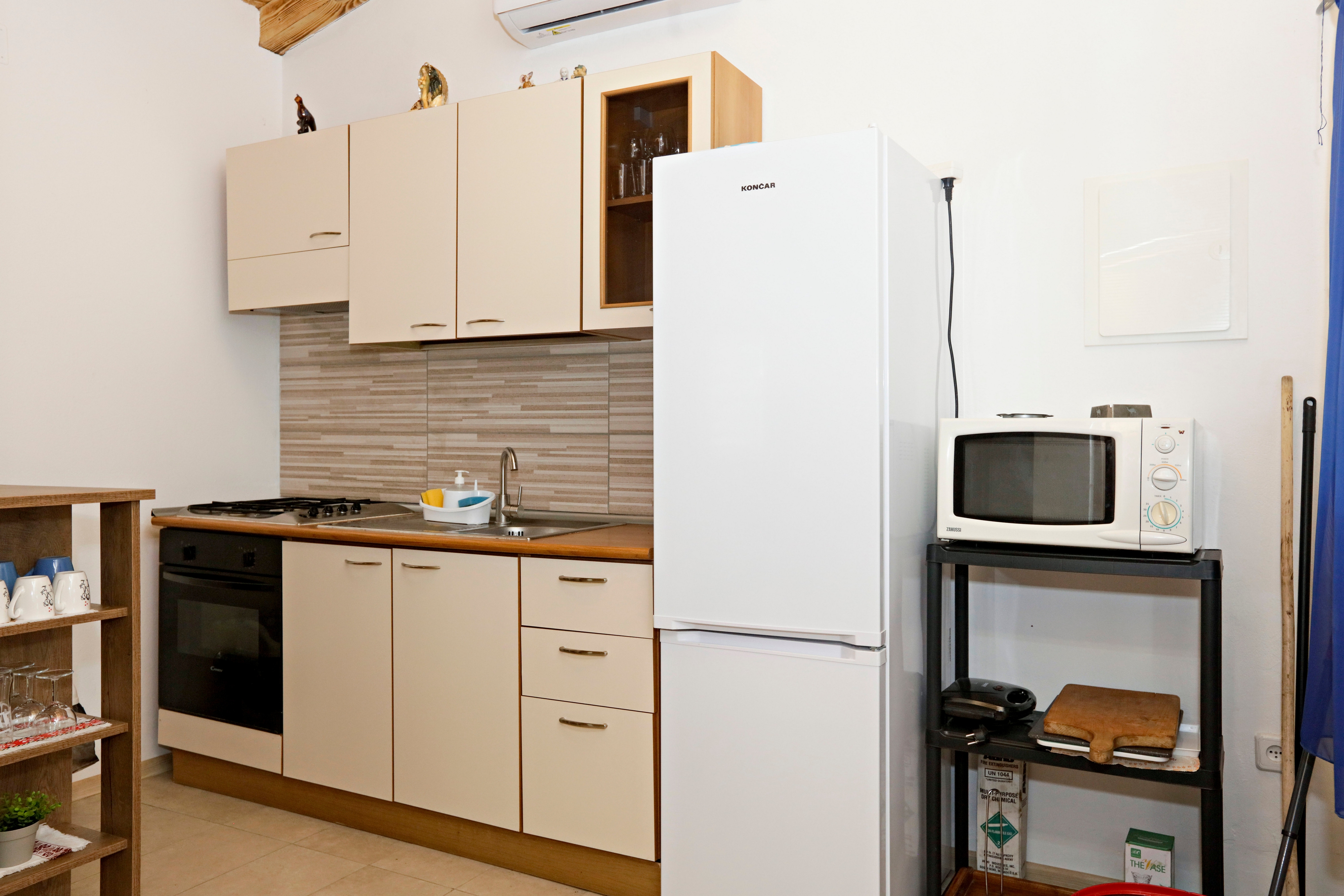 One bedroom apartment with terrace Kanica, Rogoznica  A-b