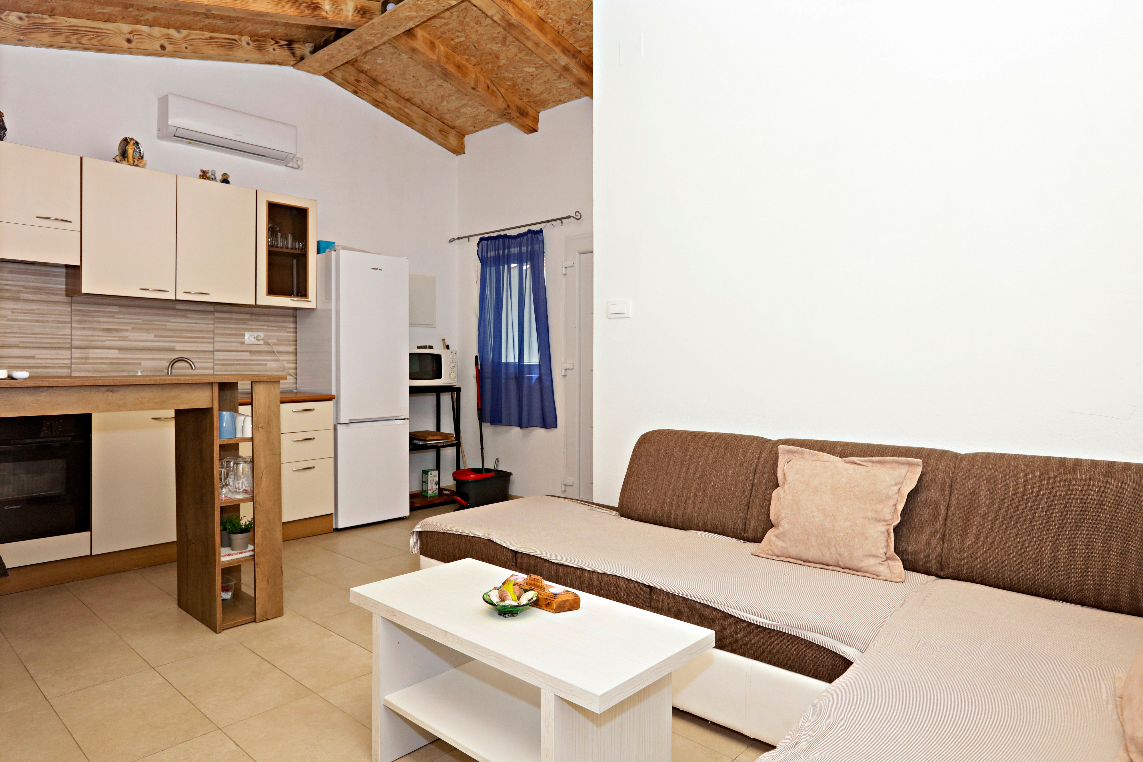 One bedroom apartment with terrace Kanica, Rogoznica  A-b