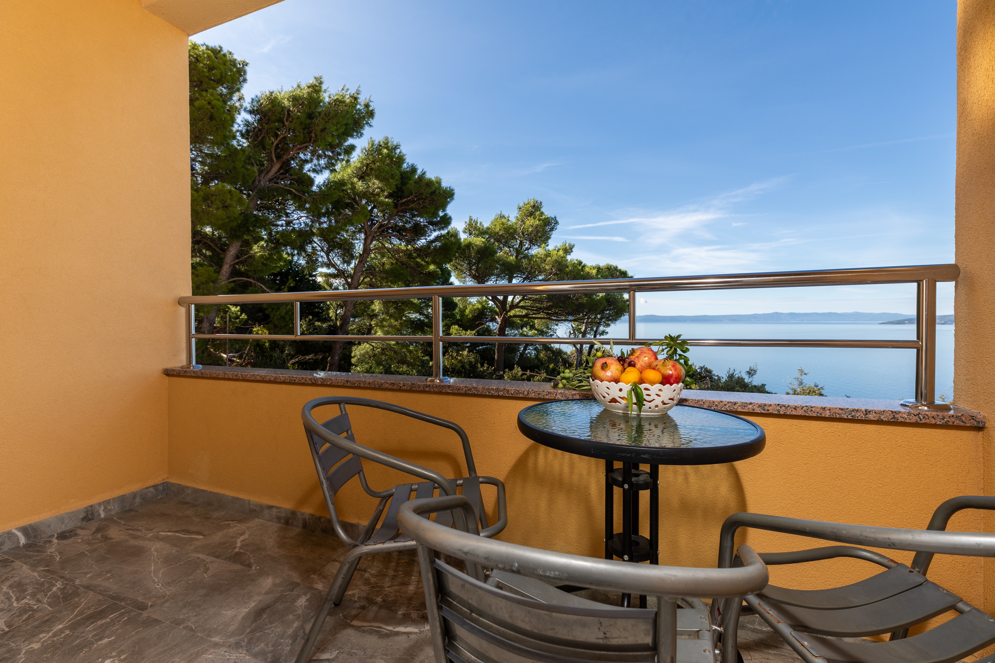 One bedroom apartment with balcony and sea view Krvavica, Makarska (A-23540-a)