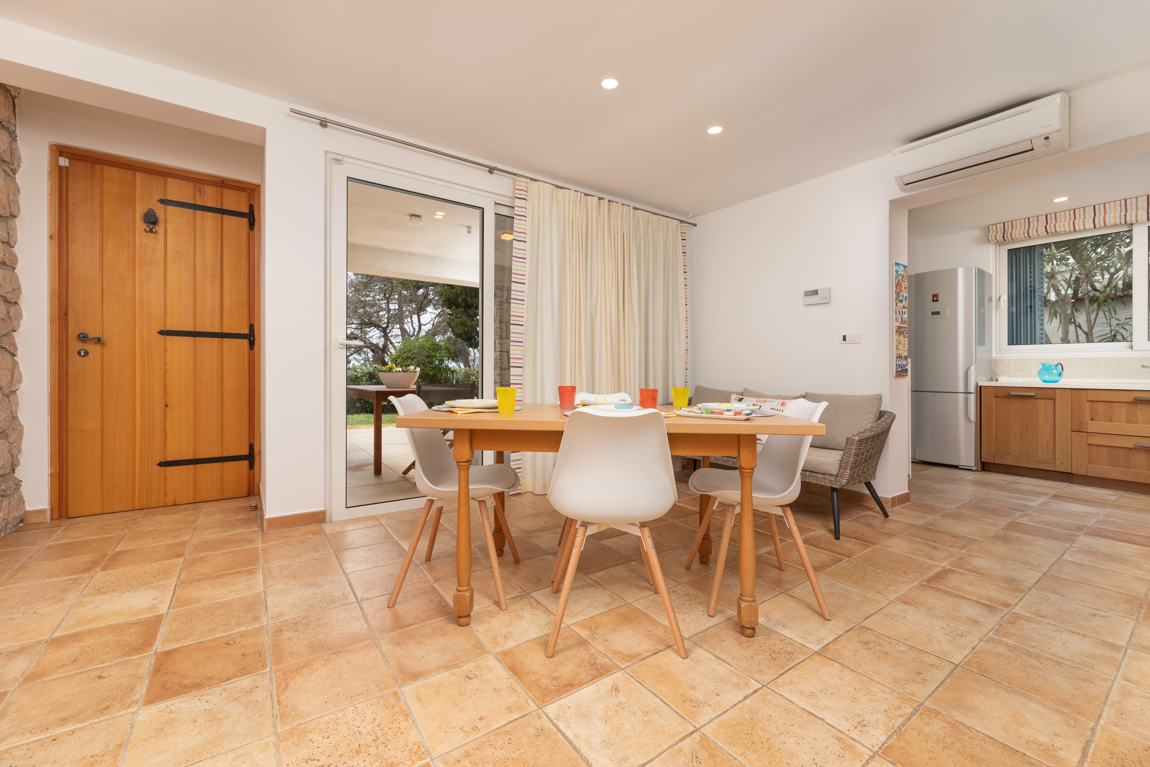 Two bedroom apartment with terrace Njivice (Krk) (A-23547-a)