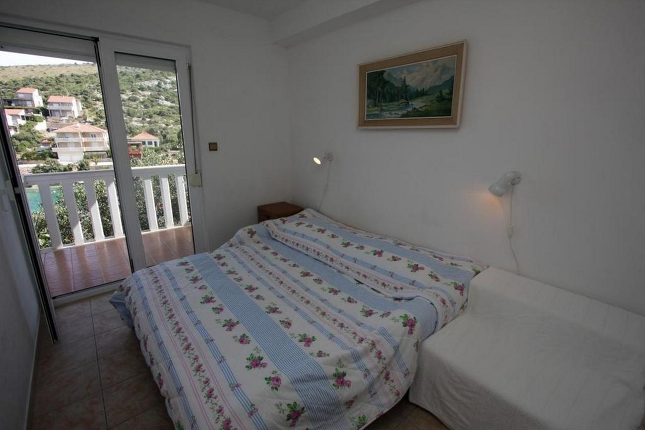 One bedroom apartment near beach Cove Kalebova Luka, Rogoznica (A-23548-b)