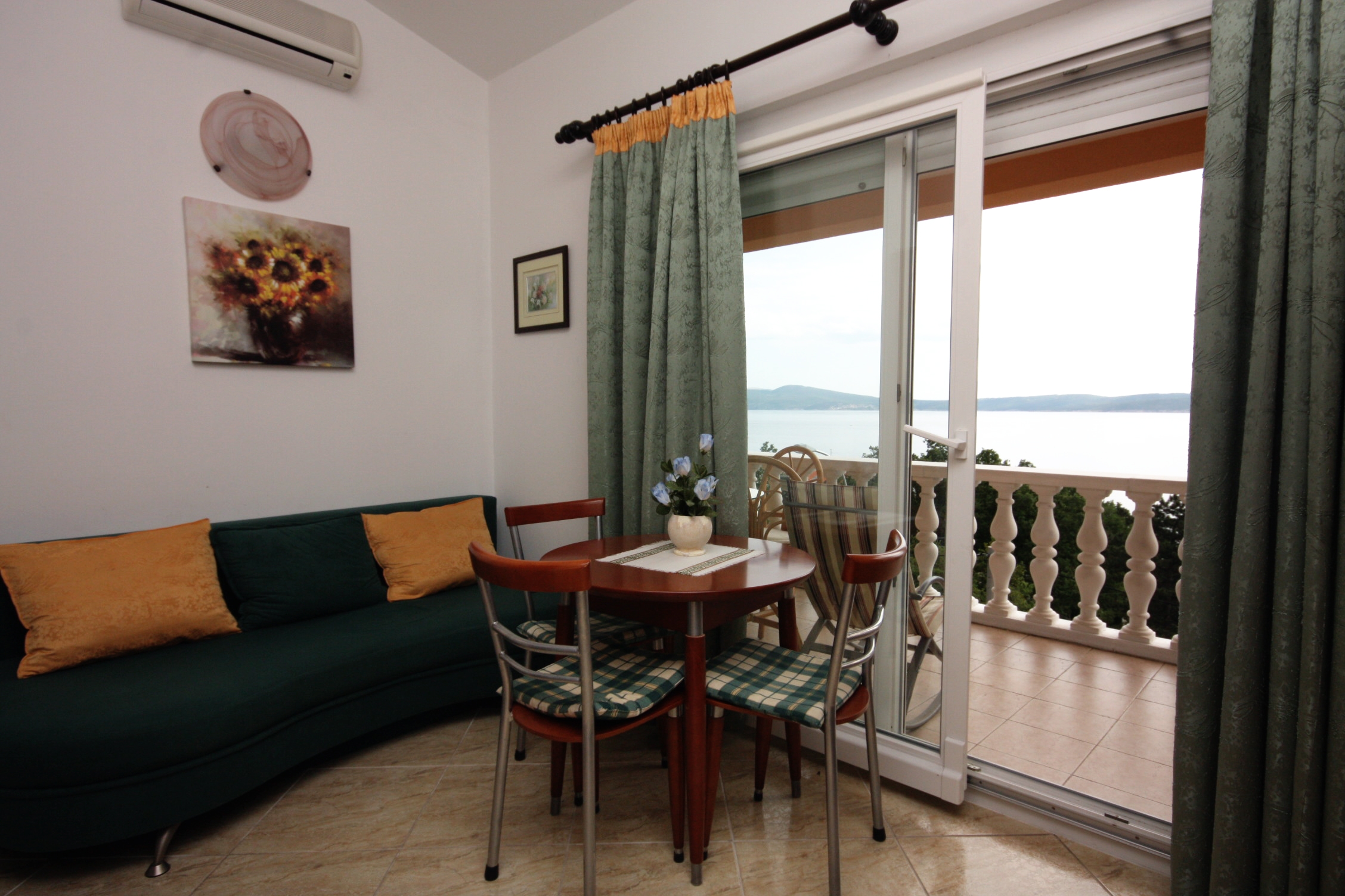 One bedroom apartment with terrace and sea view Selce, Crikvenica  A-c