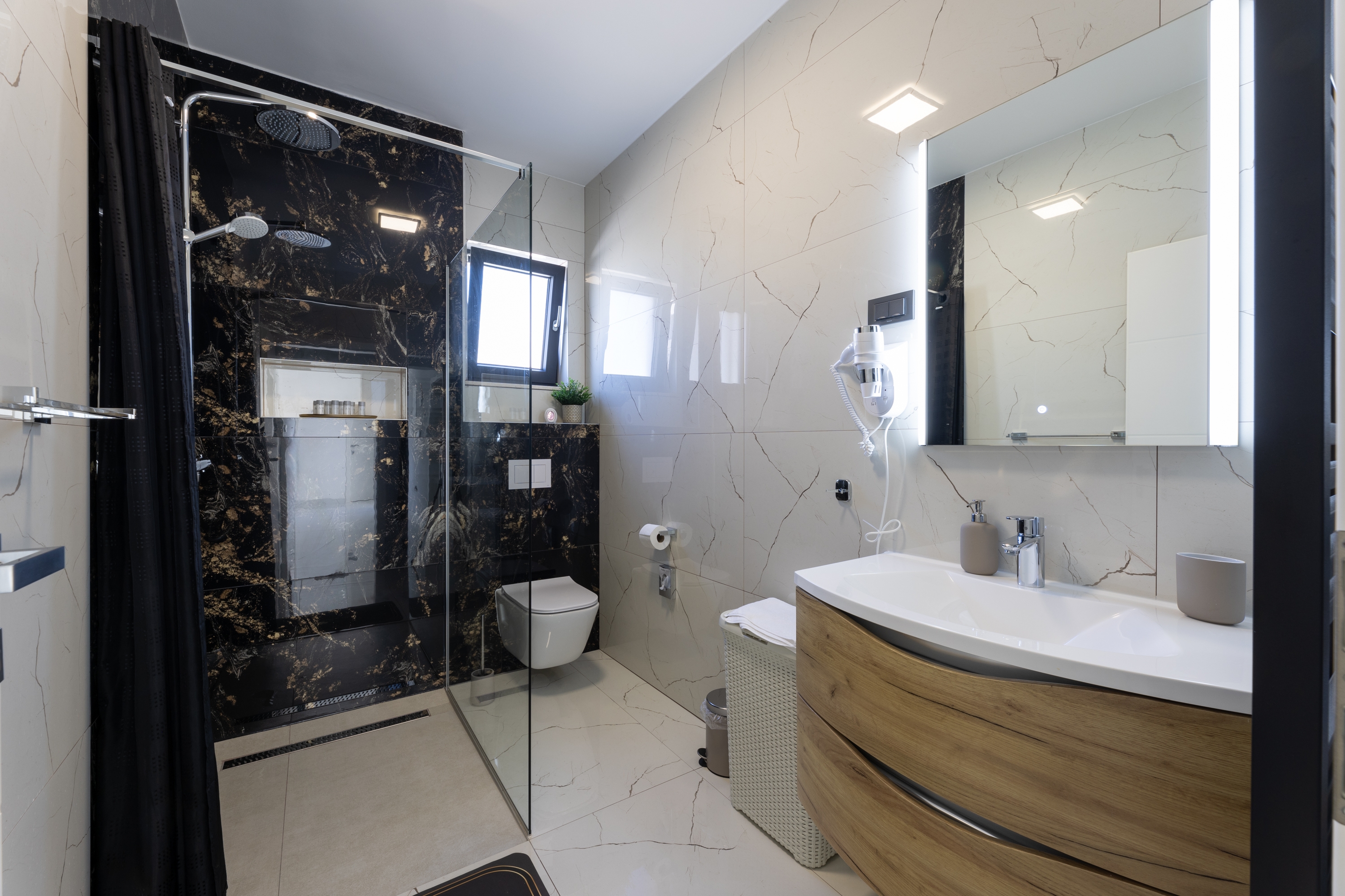 Comfortable and spacious house with terrace and sea view Primošten  K
