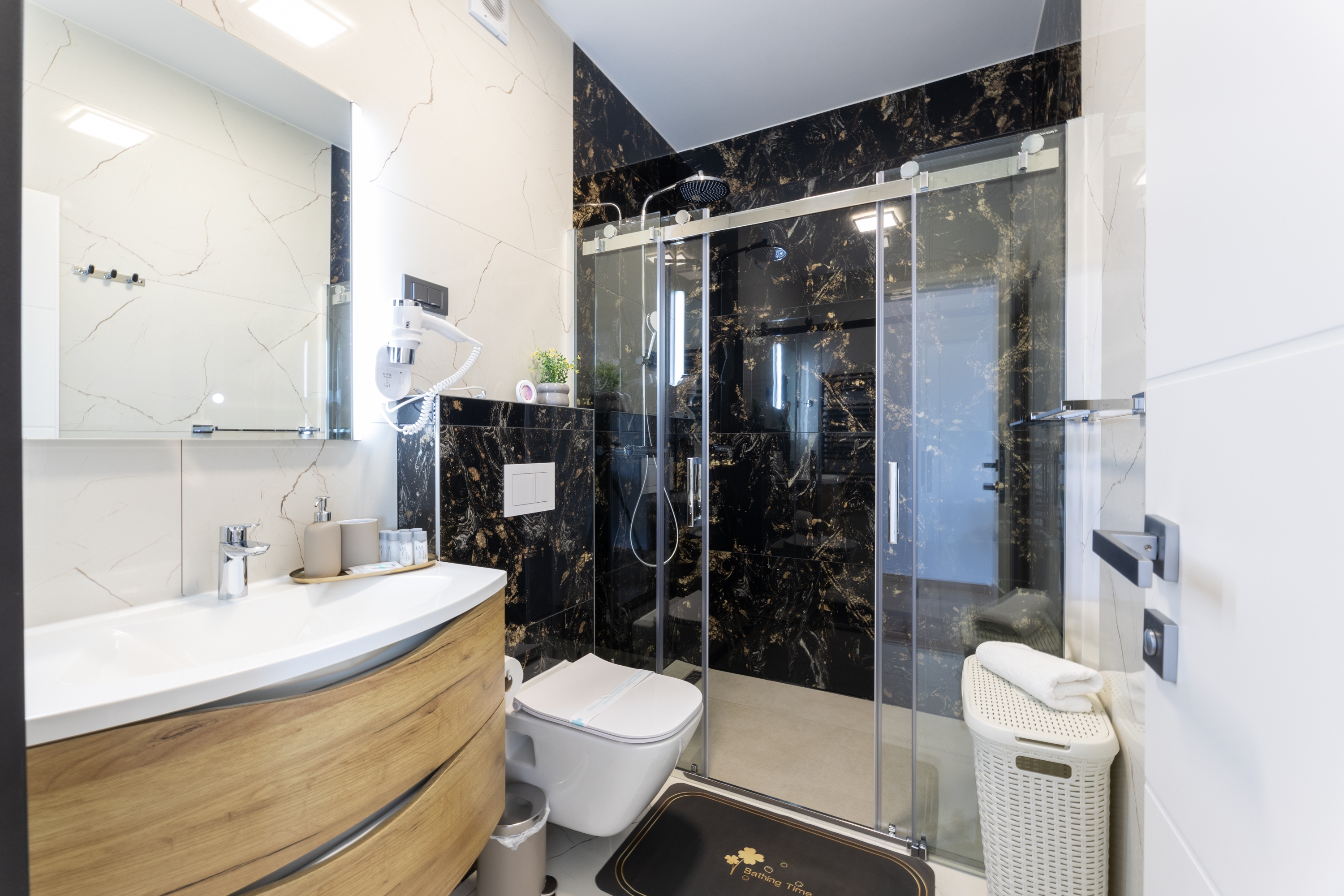 Comfortable and spacious house with terrace and sea view Primošten  K