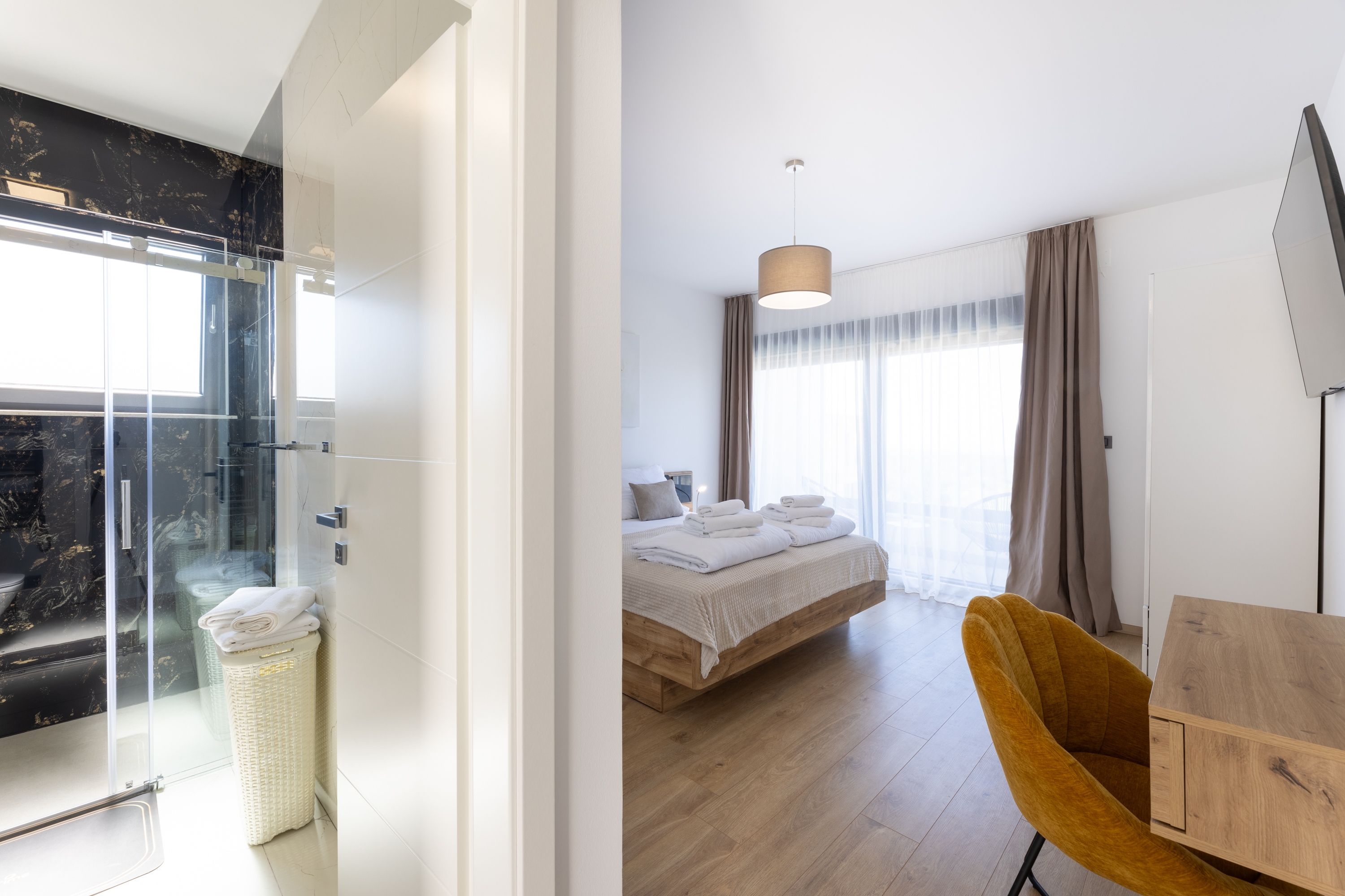 Comfortable and spacious house with terrace and sea view Primošten  K