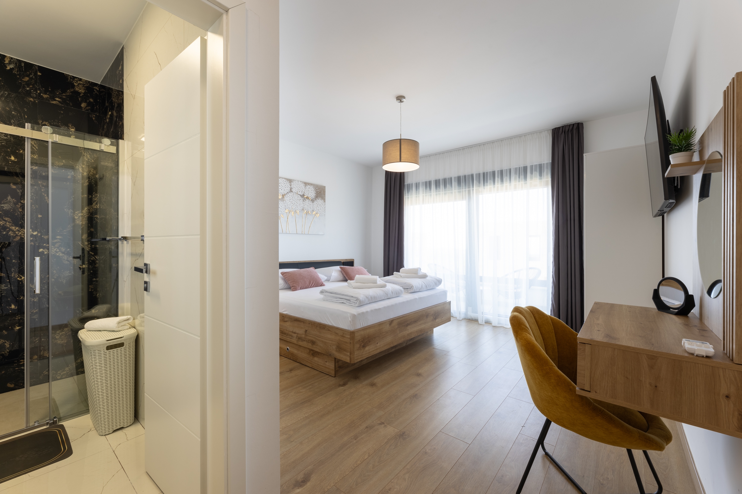 Comfortable and spacious house with terrace and sea view Primošten  K