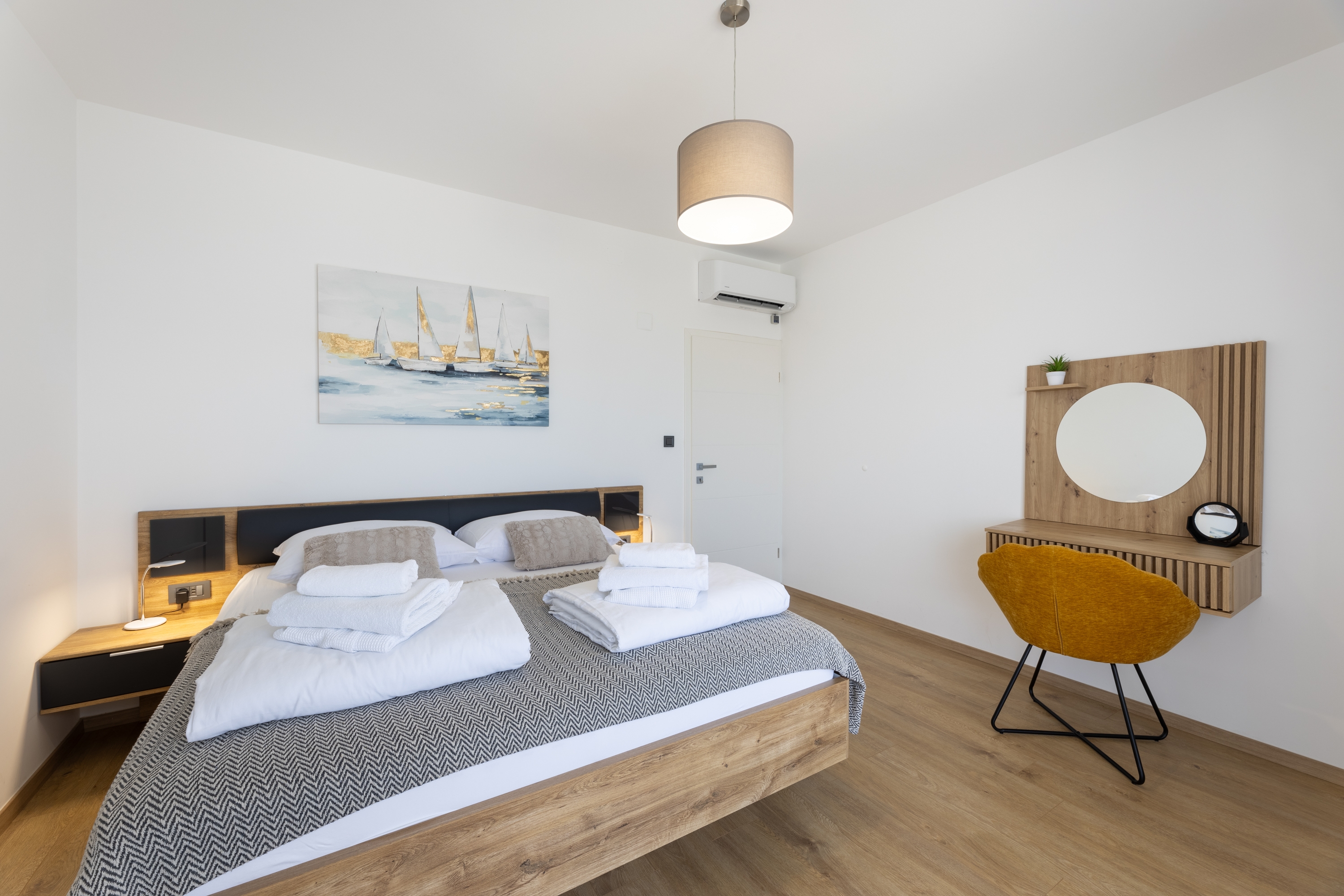 Comfortable and spacious house with terrace and sea view Primošten  K
