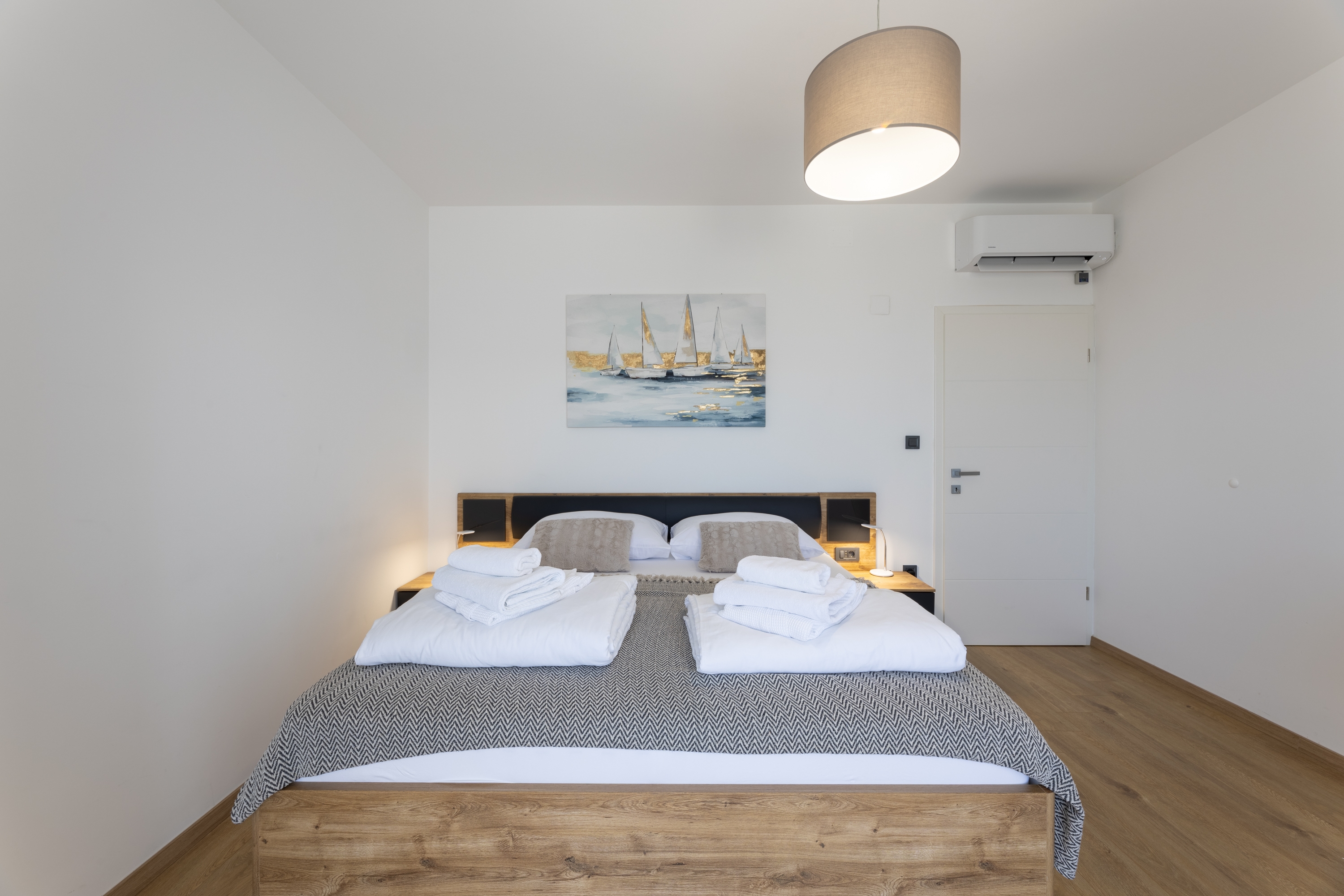 Comfortable and spacious house with terrace and sea view Primošten  K