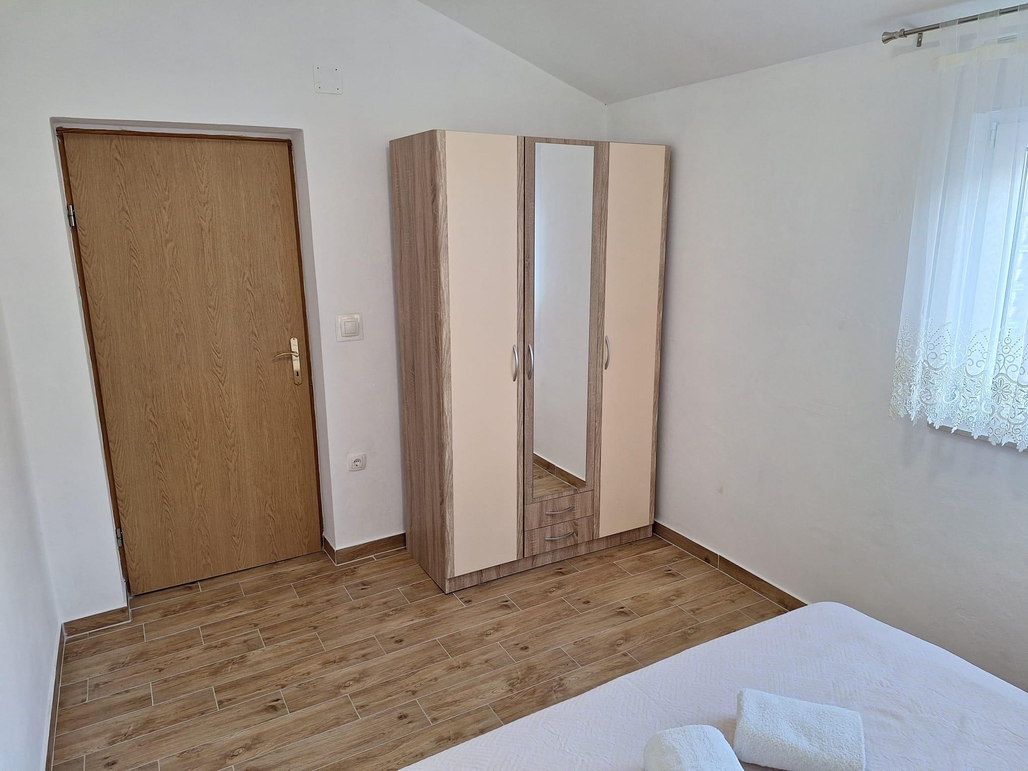 Two bedroom apartment with terrace and sea view Seline, Paklenica  A-a