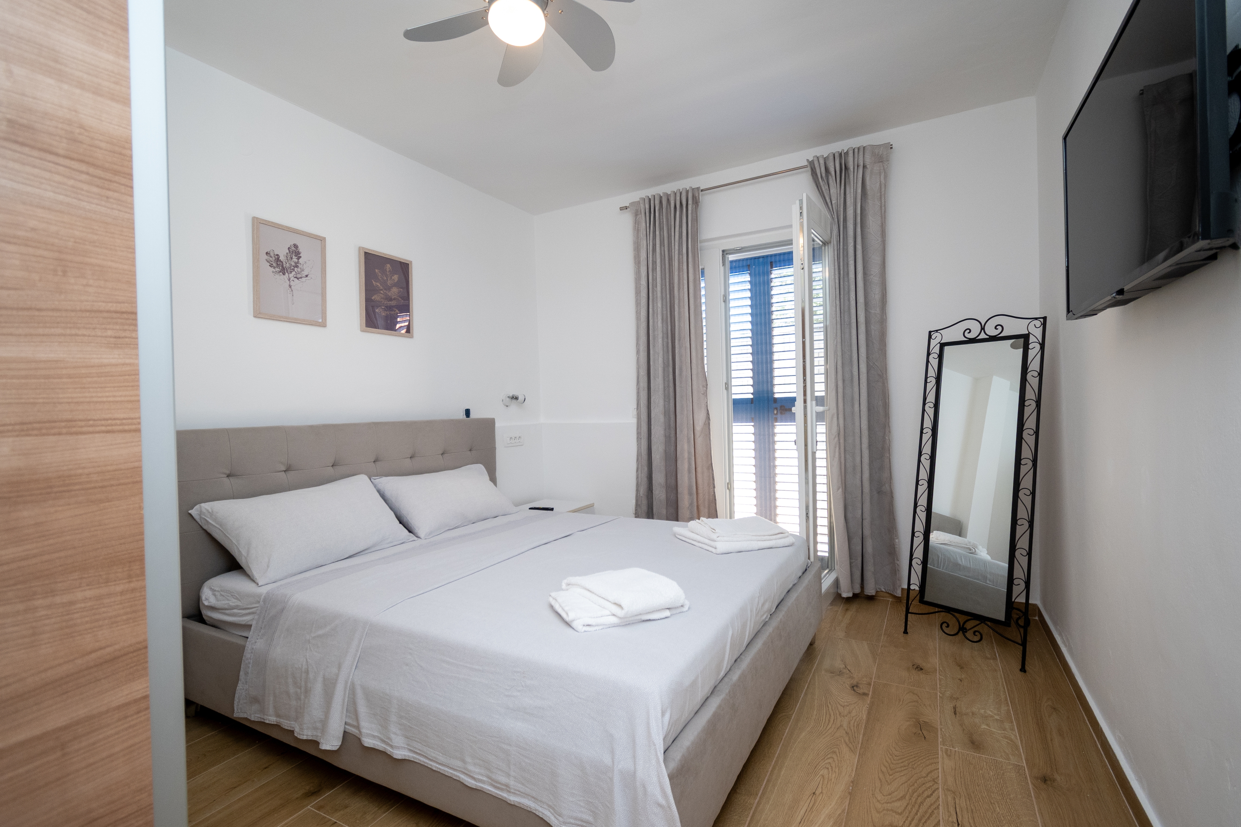 Two bedroom apartment with terrace Privlaka, Zadar  A-a