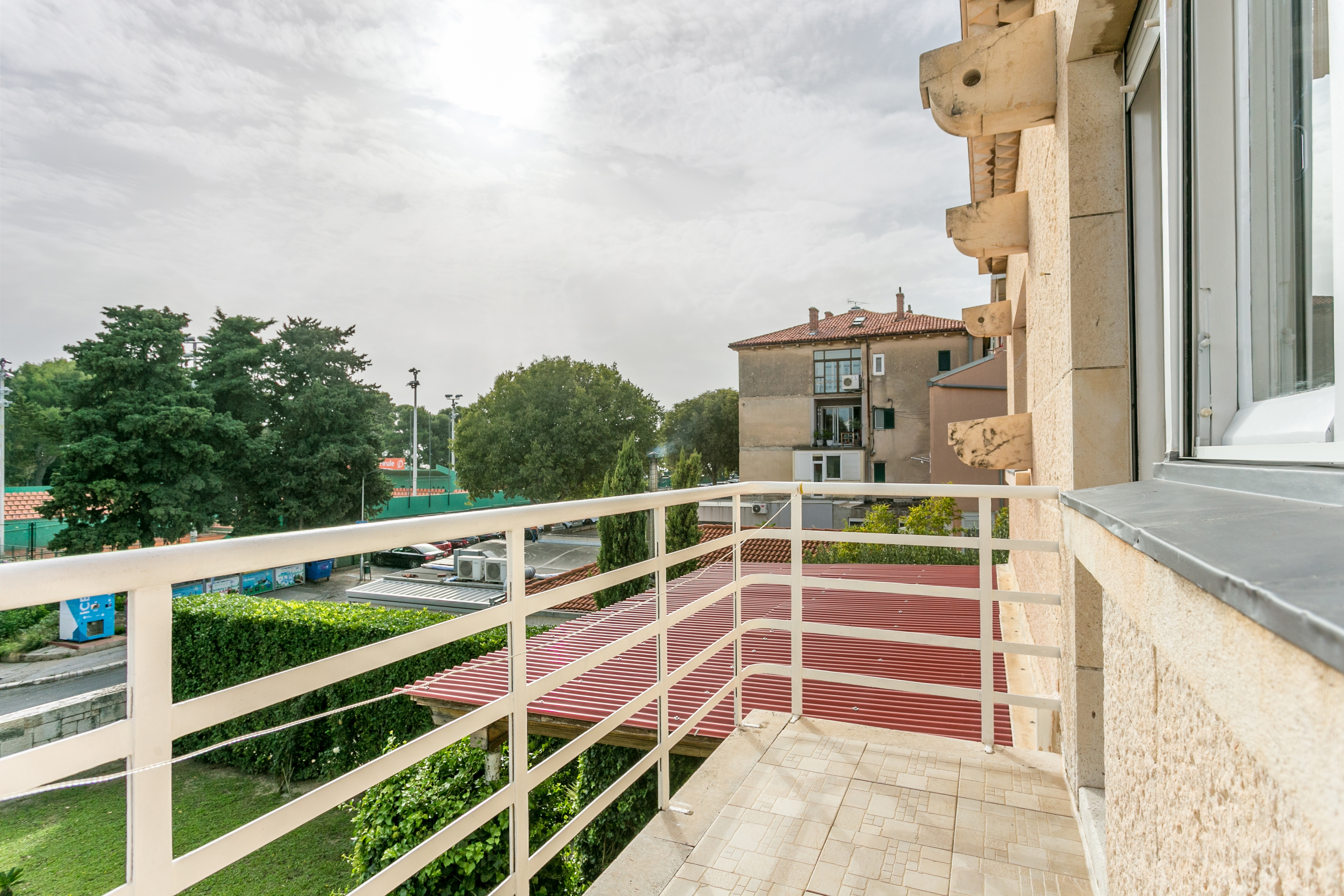 Comfortable and spacious house with terrace and sea view Split  K