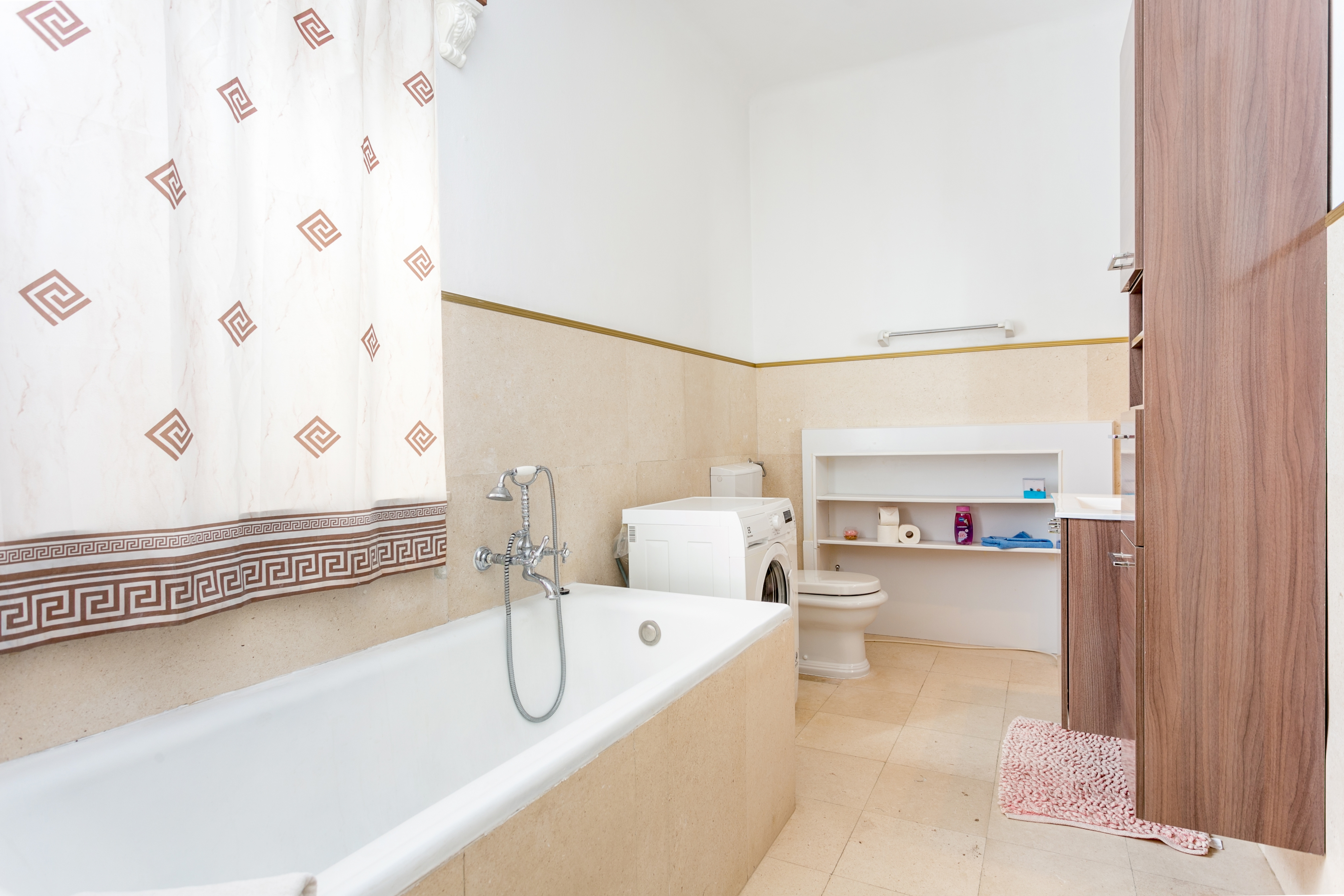 Comfortable and spacious house with terrace and sea view Split  K