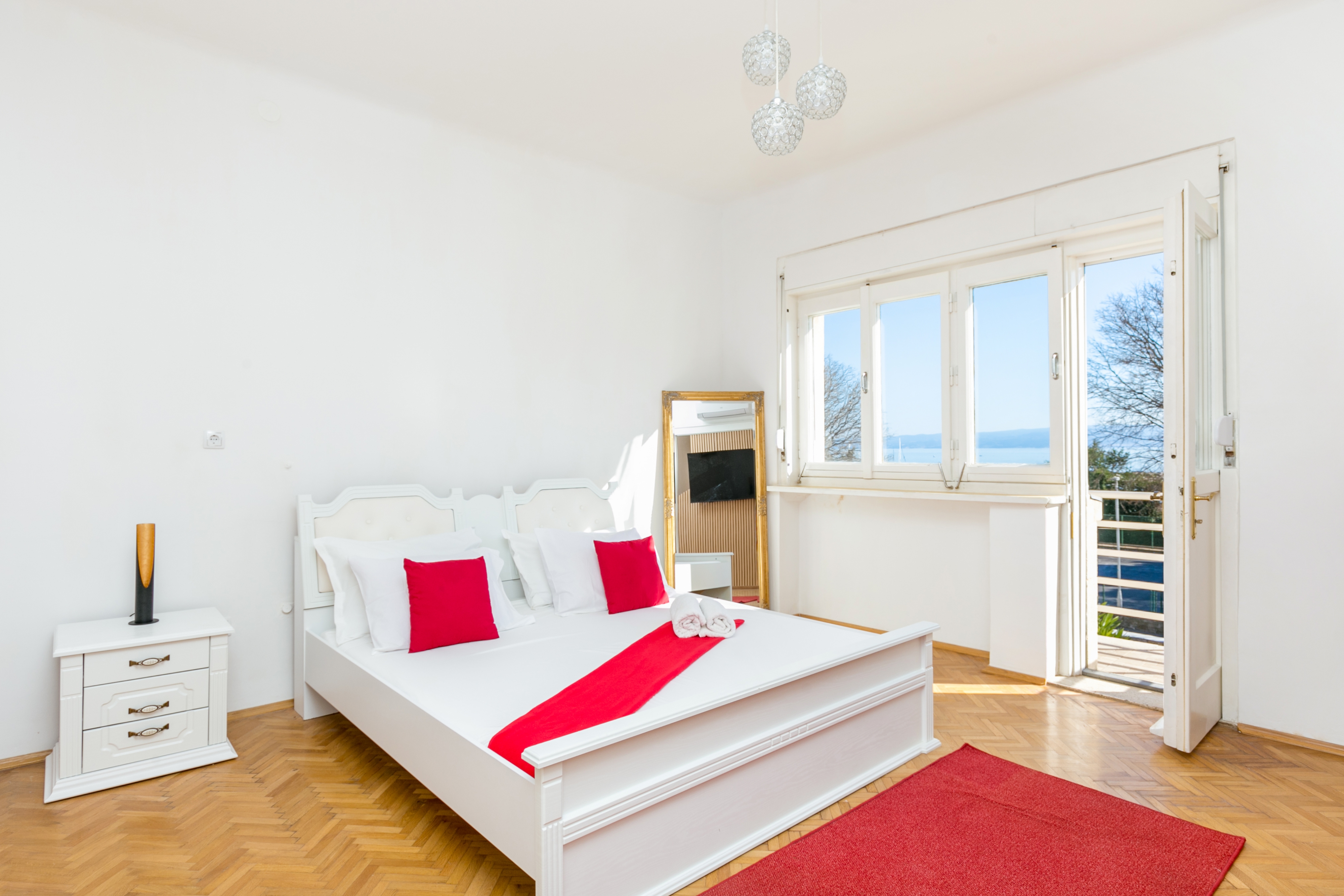 Comfortable and spacious house with terrace and sea view Split  K