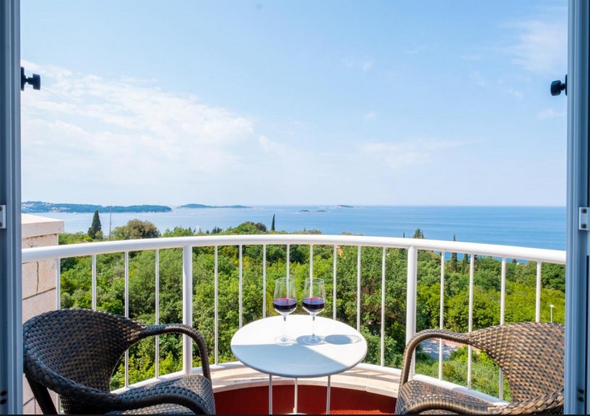 One bedroom apartment with balcony and sea view Plat, Dubrovnik  A-c