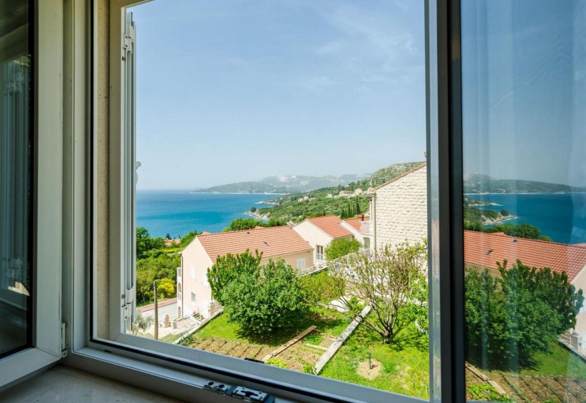 One bedroom apartment with balcony and sea view Plat, Dubrovnik  A-c