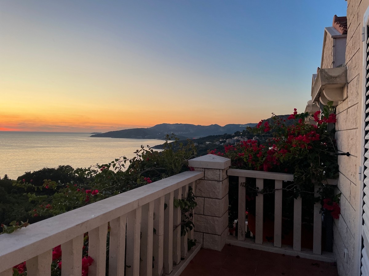 One bedroom apartment with terrace and sea view Plat, Dubrovnik  A-d