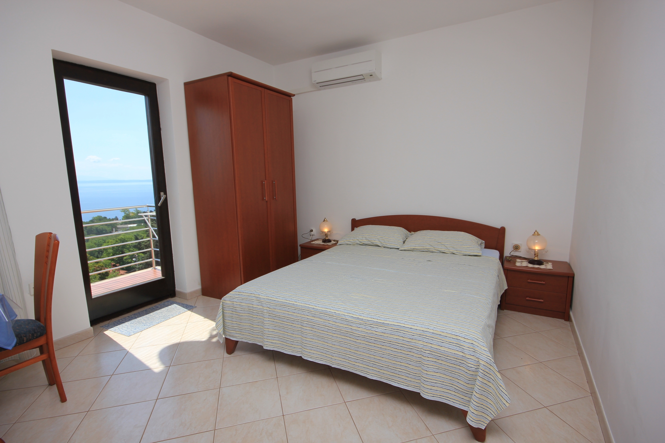 One bedroom apartment with terrace and sea view Lovran, Opatija  A-b