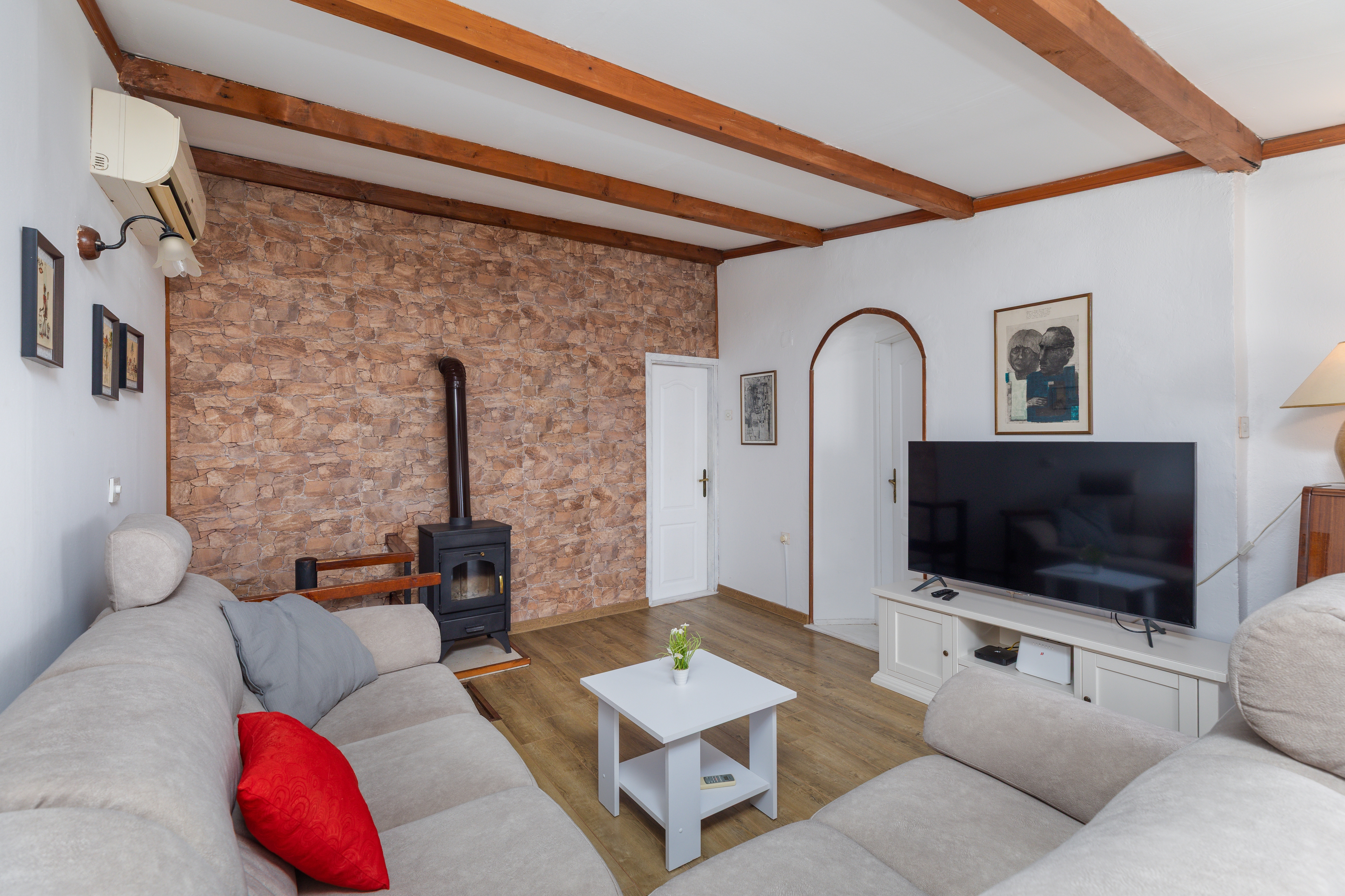 Three bedroom house with terrace and sea view Makarska (K-23571) Three bedroom house with terrace and sea view Makarska (K-23571)