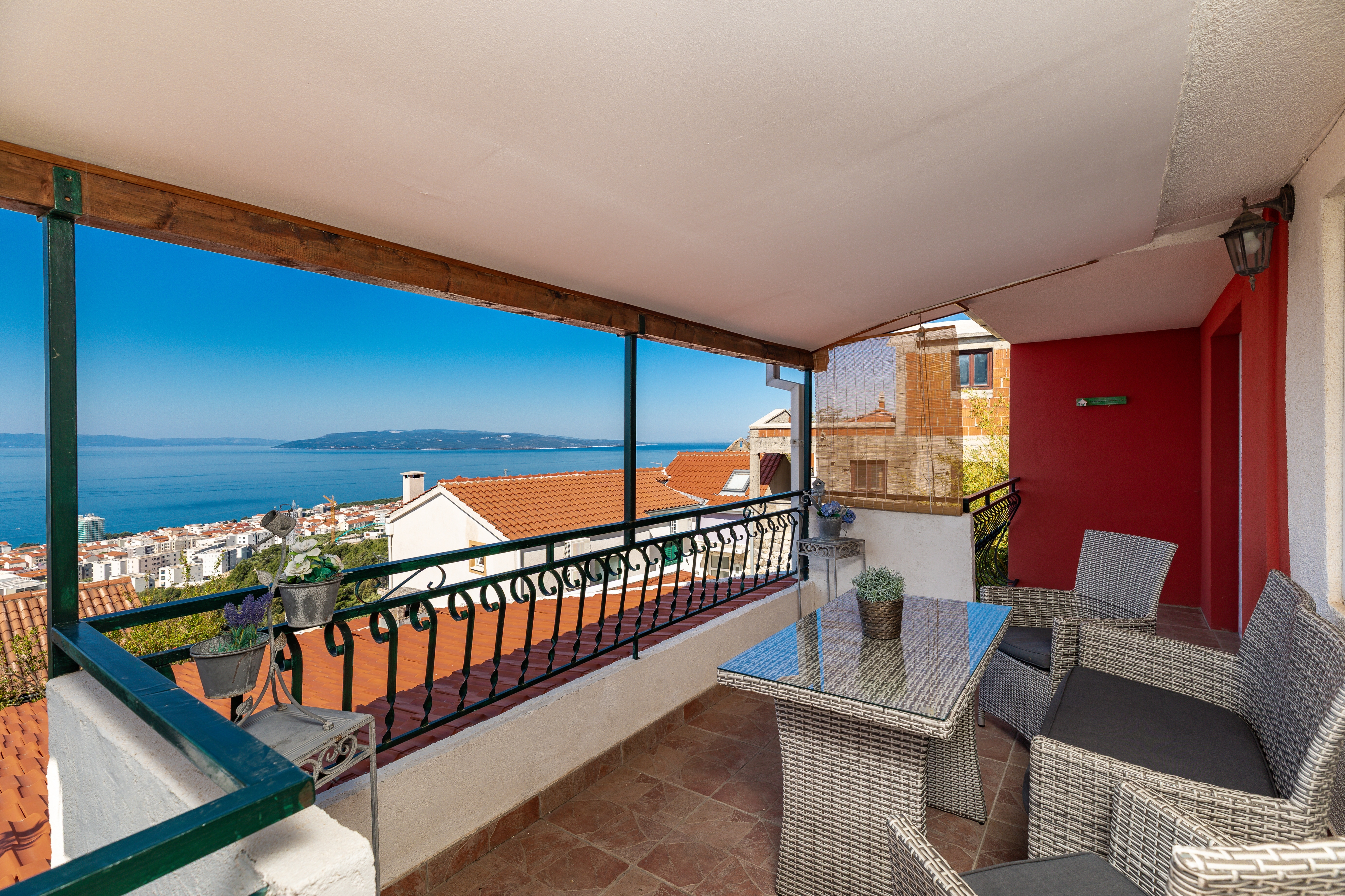 Three bedroom house with terrace and sea view Makarska  K