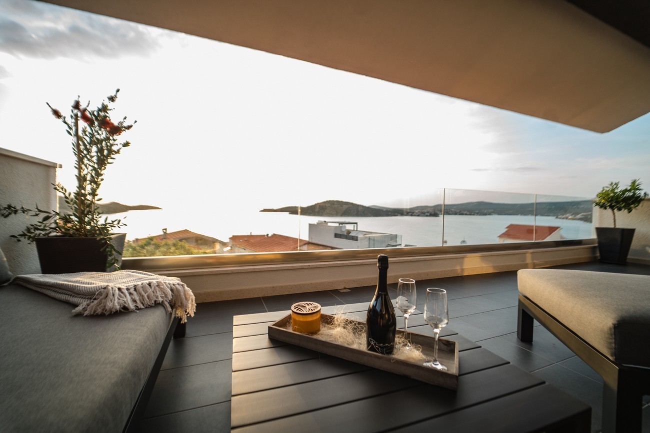 Three bedroom house with terrace and sea view Ražanj, Rogoznica  K