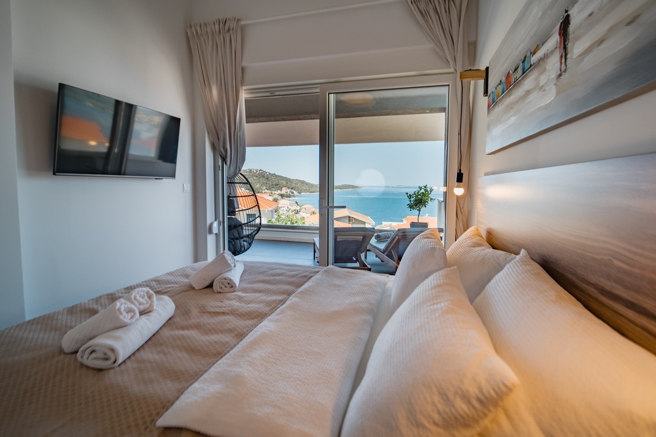 Three bedroom house with terrace and sea view Ražanj, Rogoznica  K