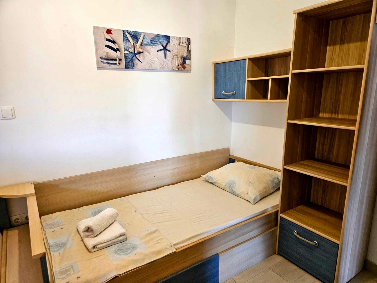 Two bedroom apartment with terrace and sea view Njivice, Krk  A-a