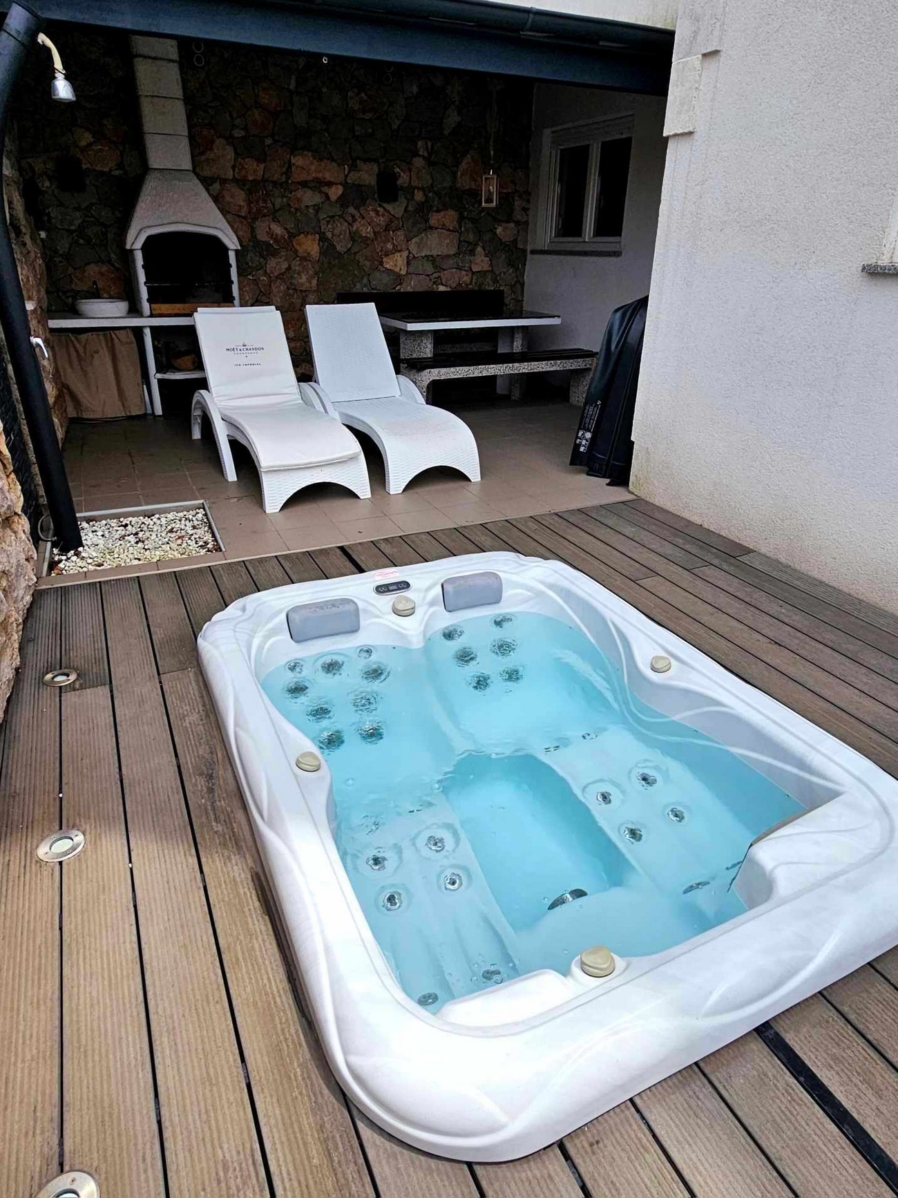 Two bedroom apartment with terrace and sea view Njivice, Krk  A-a