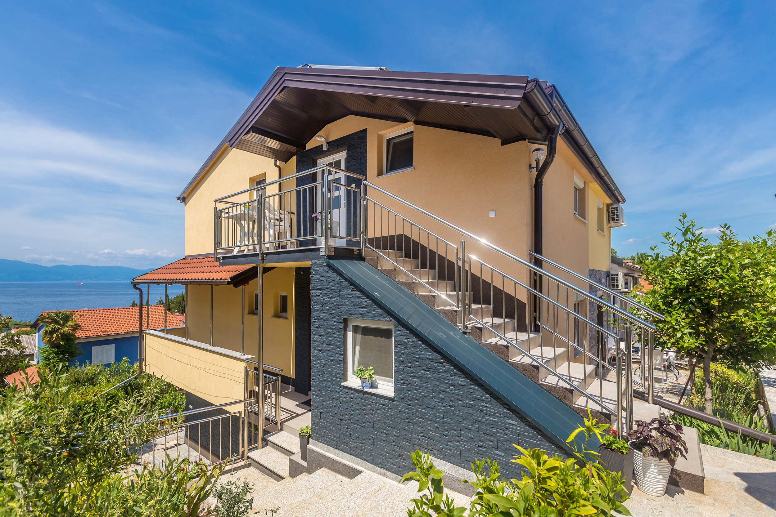 Two bedroom apartment with terrace and sea view Njivice, Krk (A-23575-a)