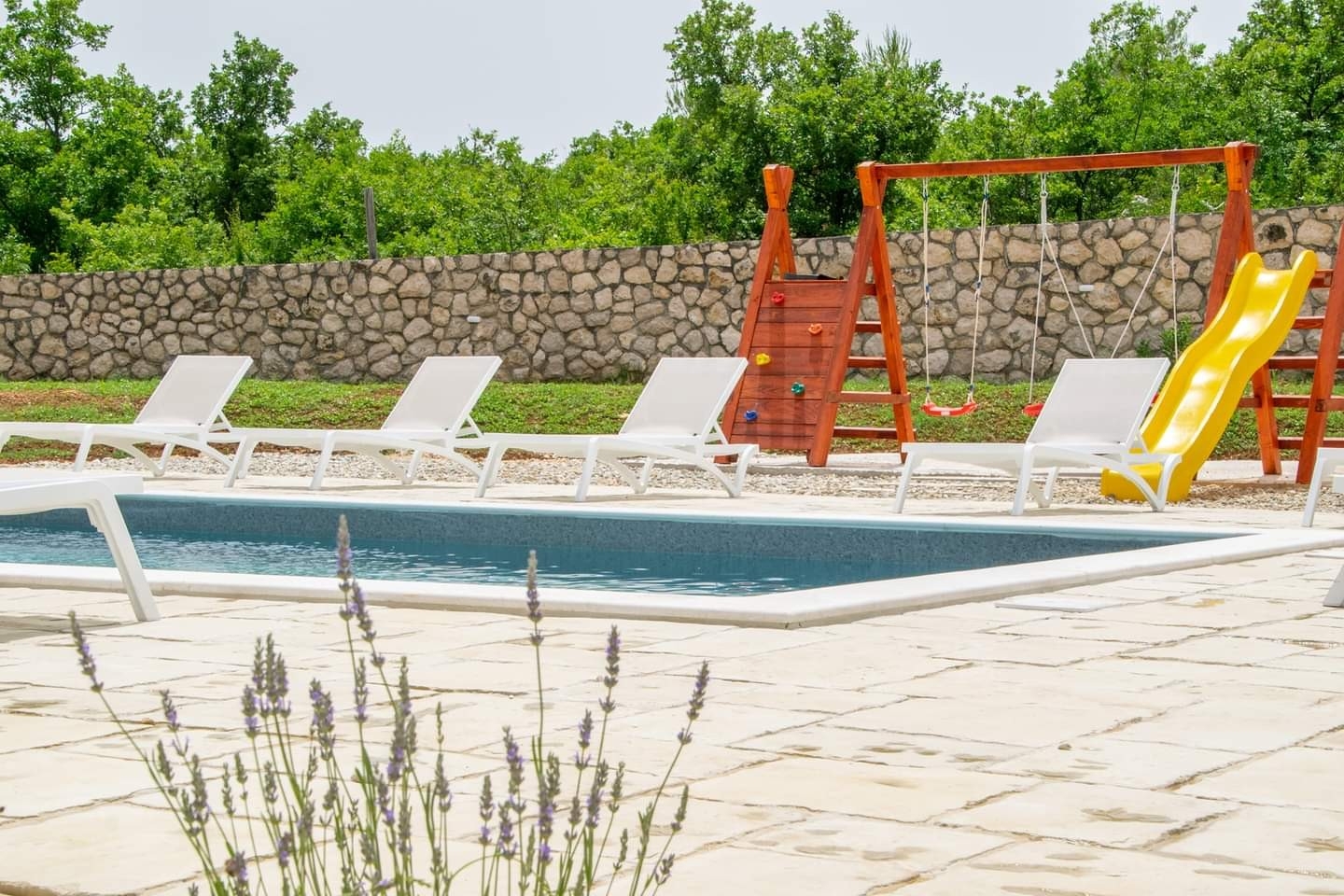 Comfortable and spacious house with terrace Posedarje, Novigrad (K-23578) Comfortable and spacious house with terrace Posedarje, Novigrad (K-23578)