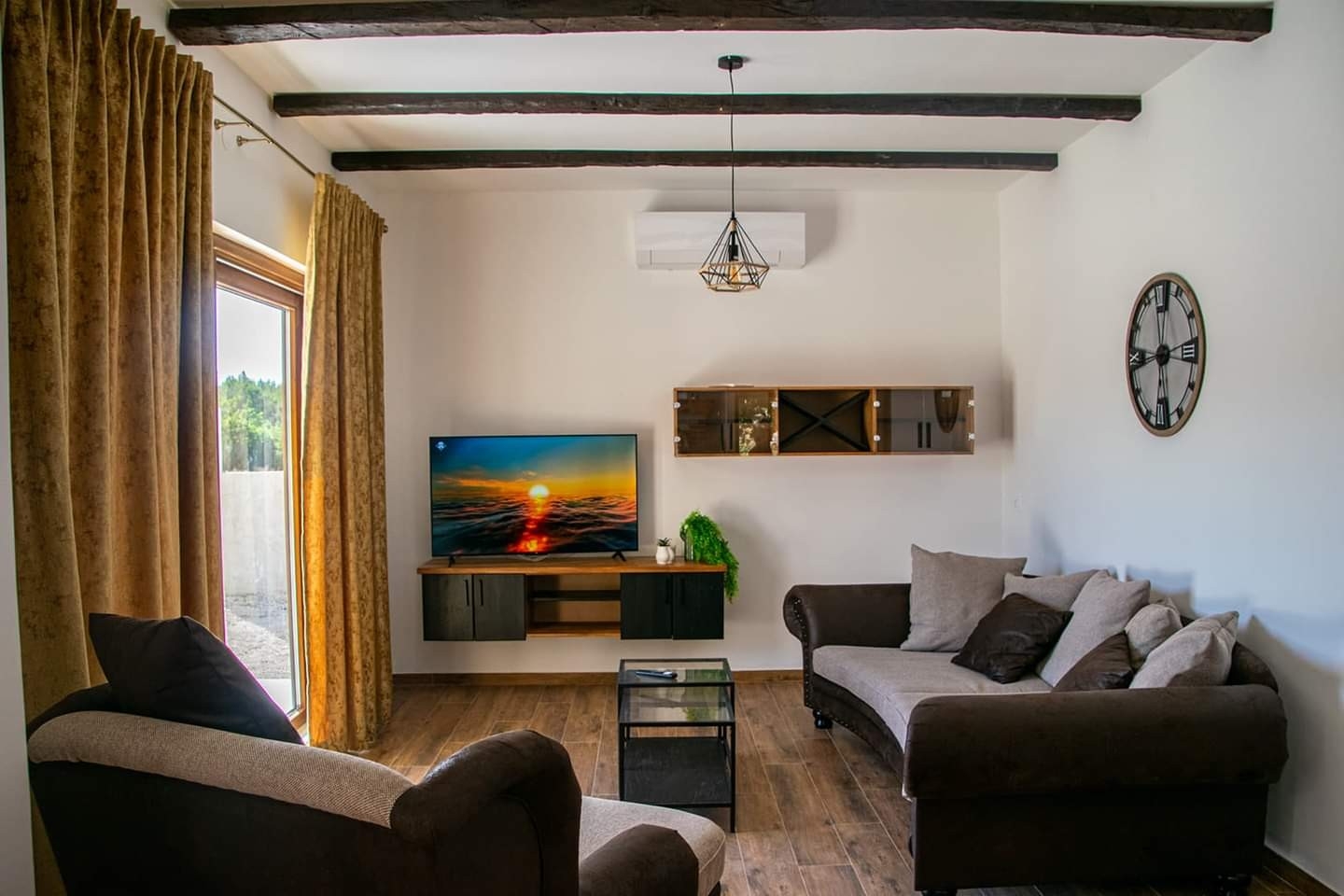 Comfortable and spacious house with terrace Posedarje, Novigrad (K-23578) Comfortable and spacious house with terrace Posedarje, Novigrad (K-23578)
