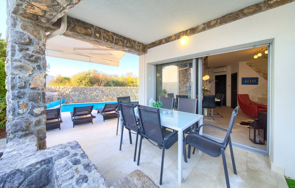 Two bedroom house with terrace Krk  K