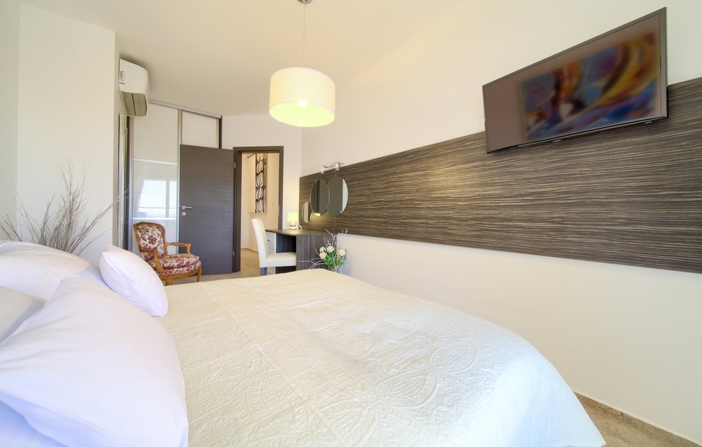 Two bedroom house with balcony Krk  K