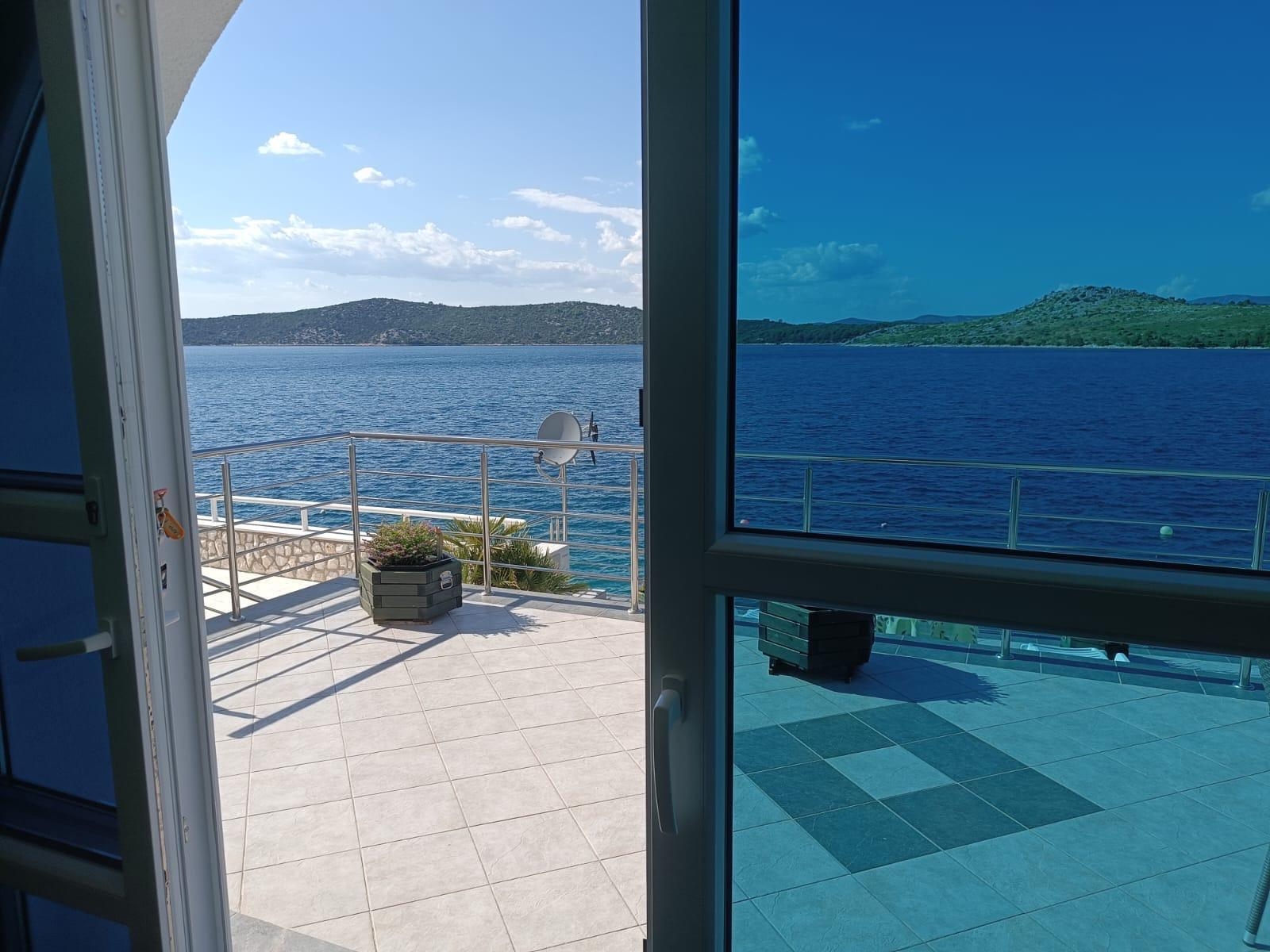 Two bedroom apartment near beach Šparadići, Šibenik (A-23591-a)
