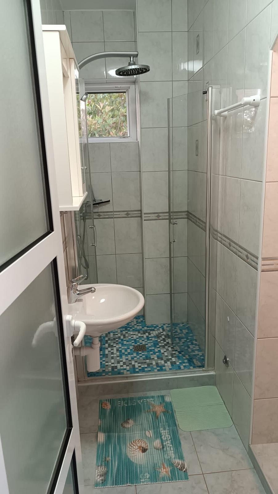 One bedroom apartment near beach Šparadići, Šibenik  A-b