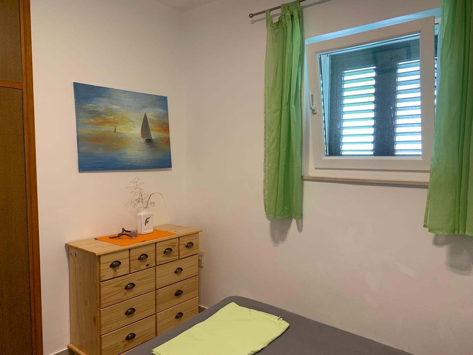 One bedroom apartment near beach Šparadići, Šibenik  A-b