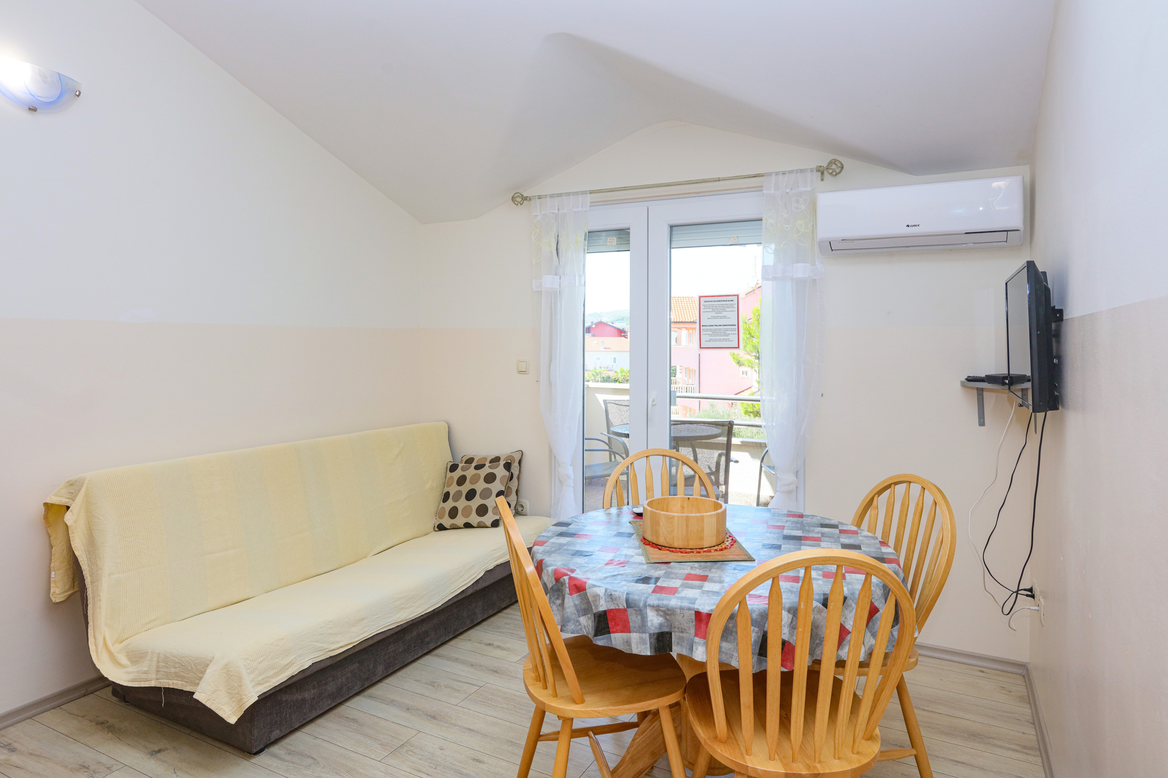 One bedroom apartment with balcony Srima - Vodice, Vodice (A-23593-d)