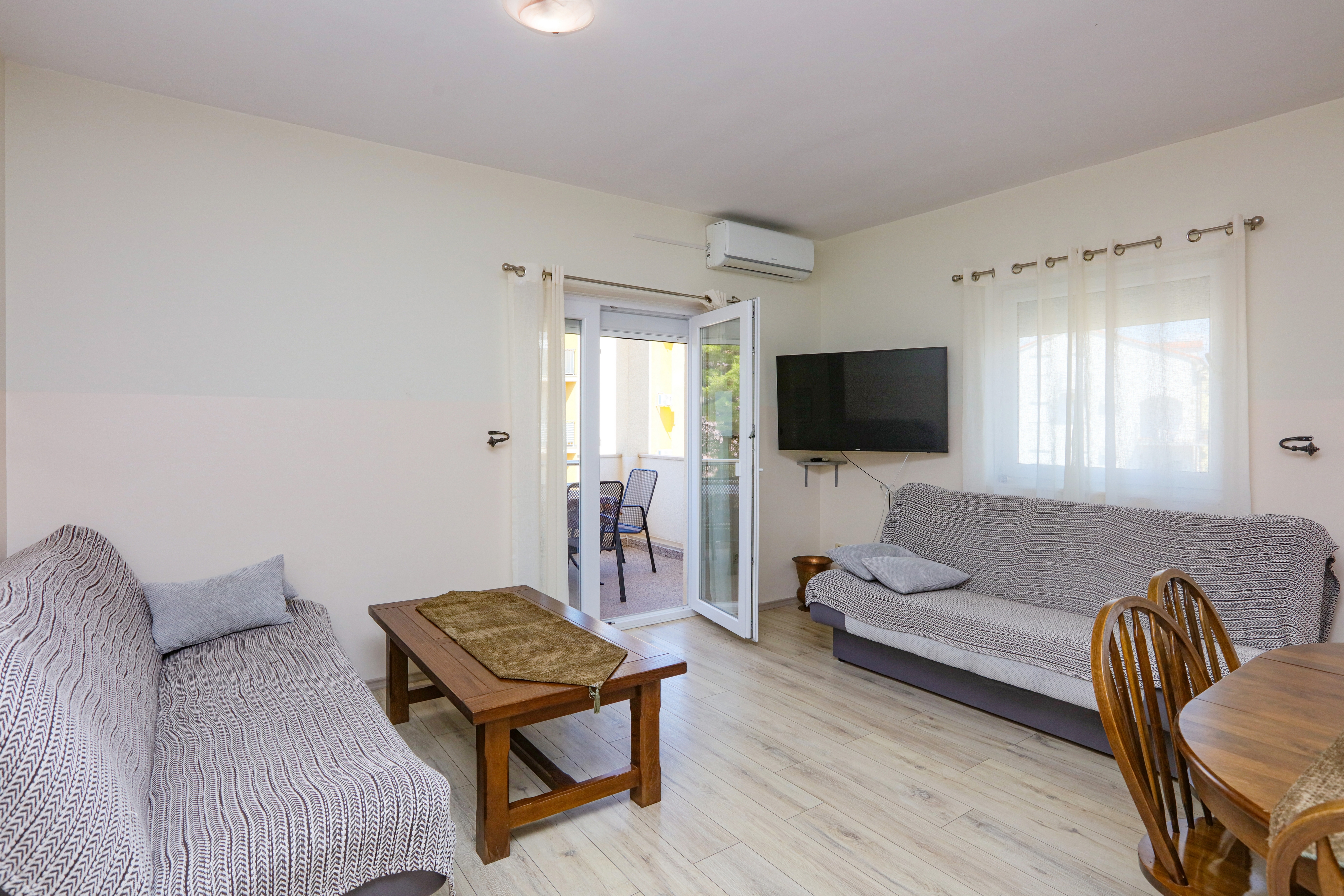Two bedroom apartment with balcony Srima - Vodice, Vodice (A-23593-e)