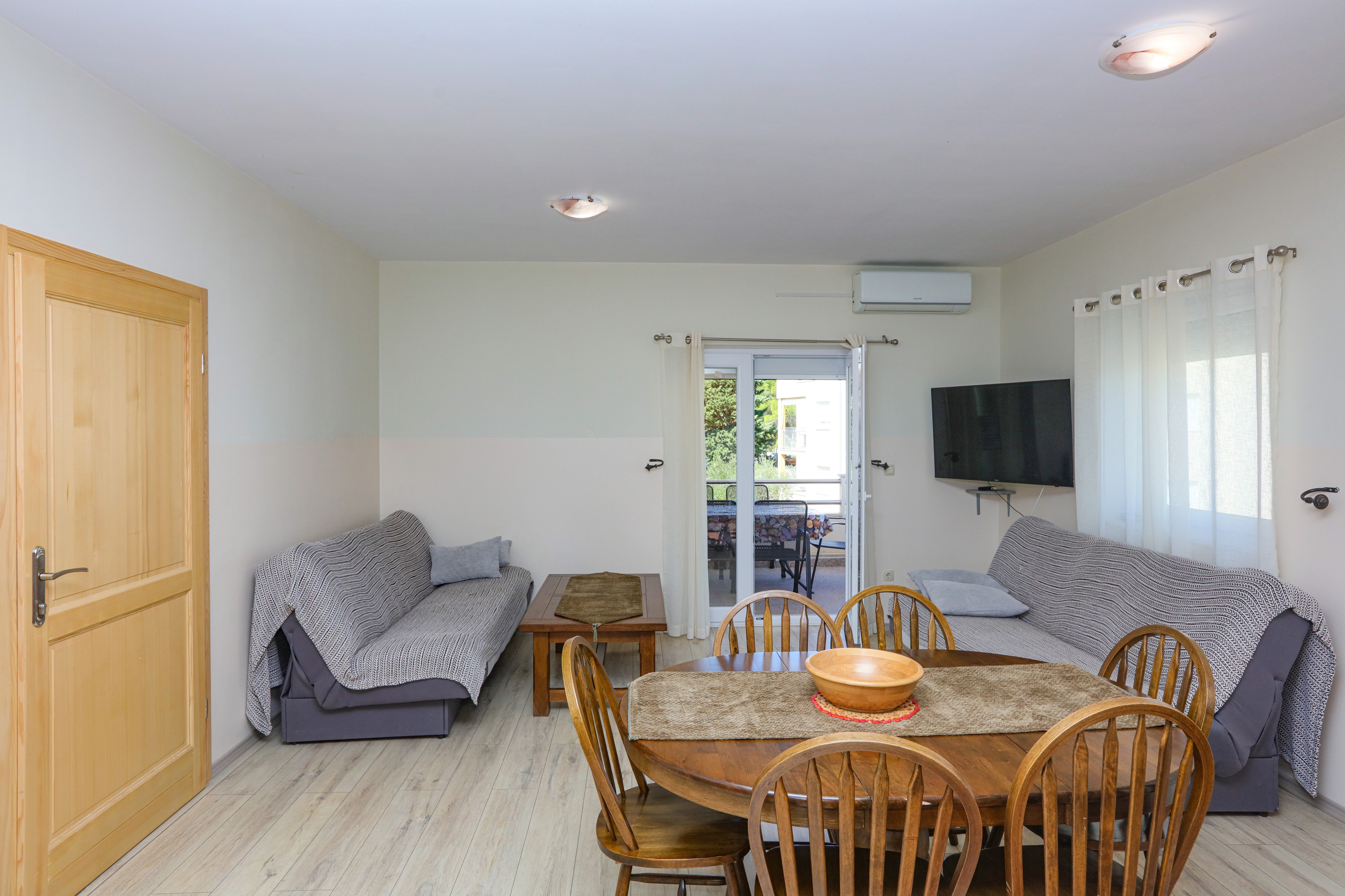 Two bedroom apartment with balcony Srima - Vodice, Vodice (A-23593-e)