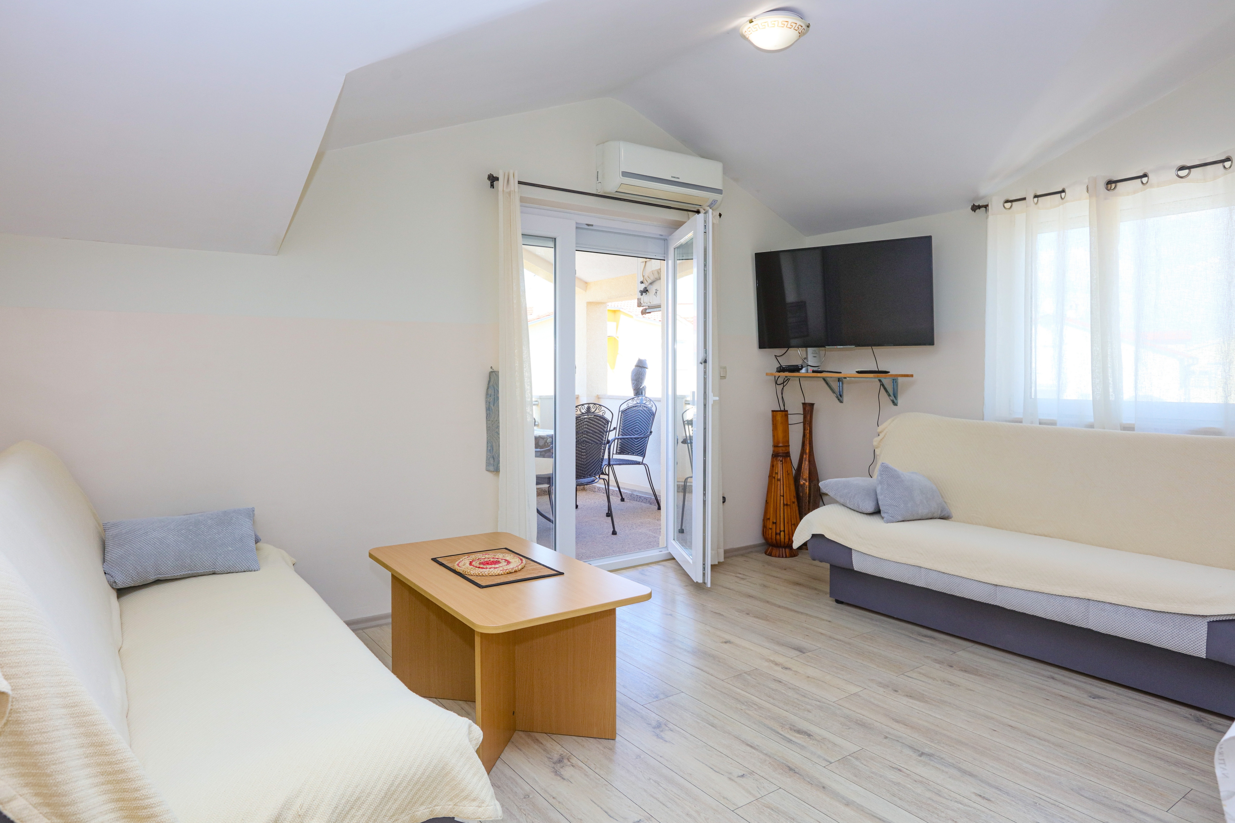 Two bedroom apartment with balcony Srima - Vodice, Vodice (A-23593-f) Two bedroom apartment with balcony Srima - Vodice, Vodice (A-23593-f)