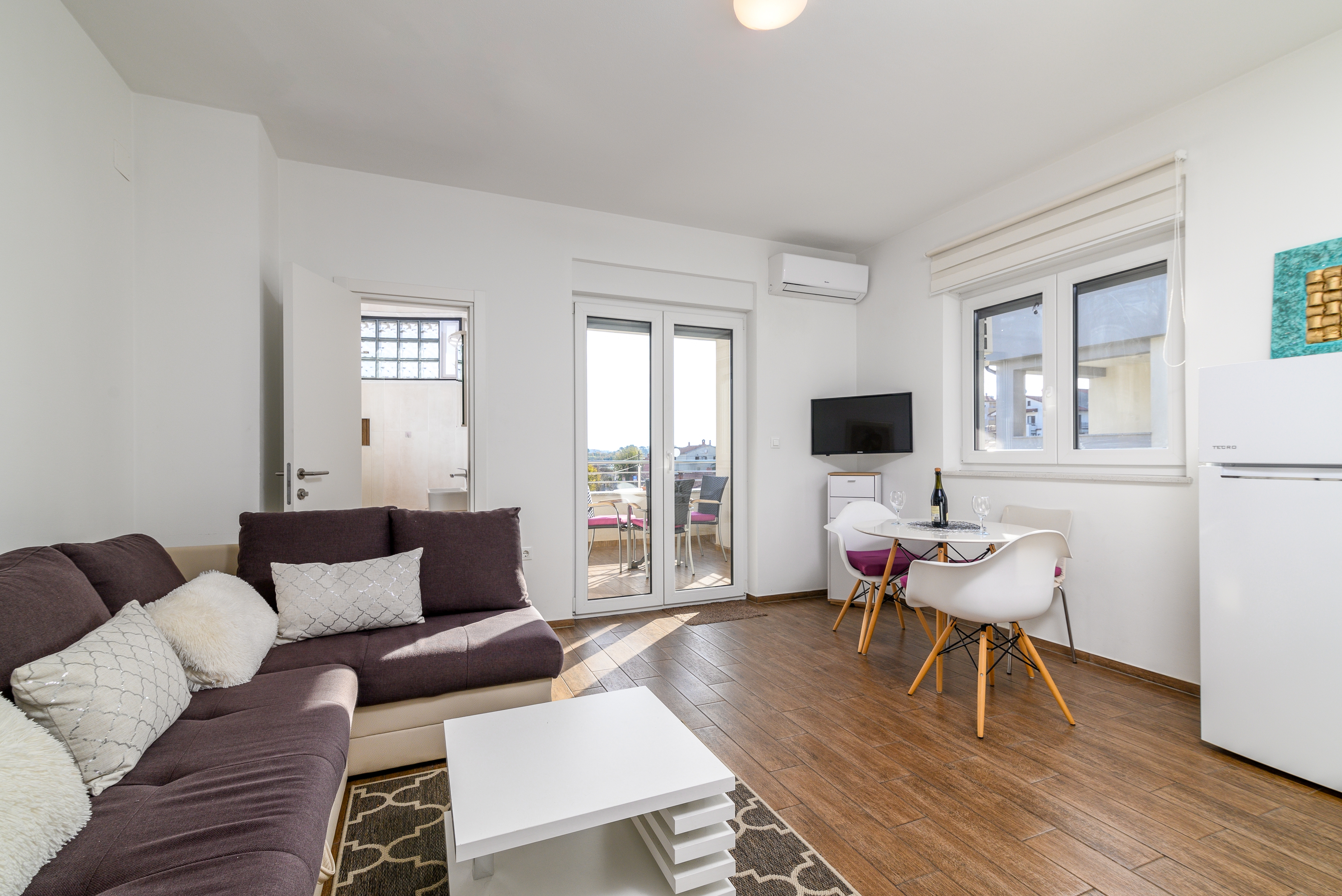 One bedroom apartment with terrace Pula (A-23595-b) One bedroom apartment with terrace Pula (A-23595-b)